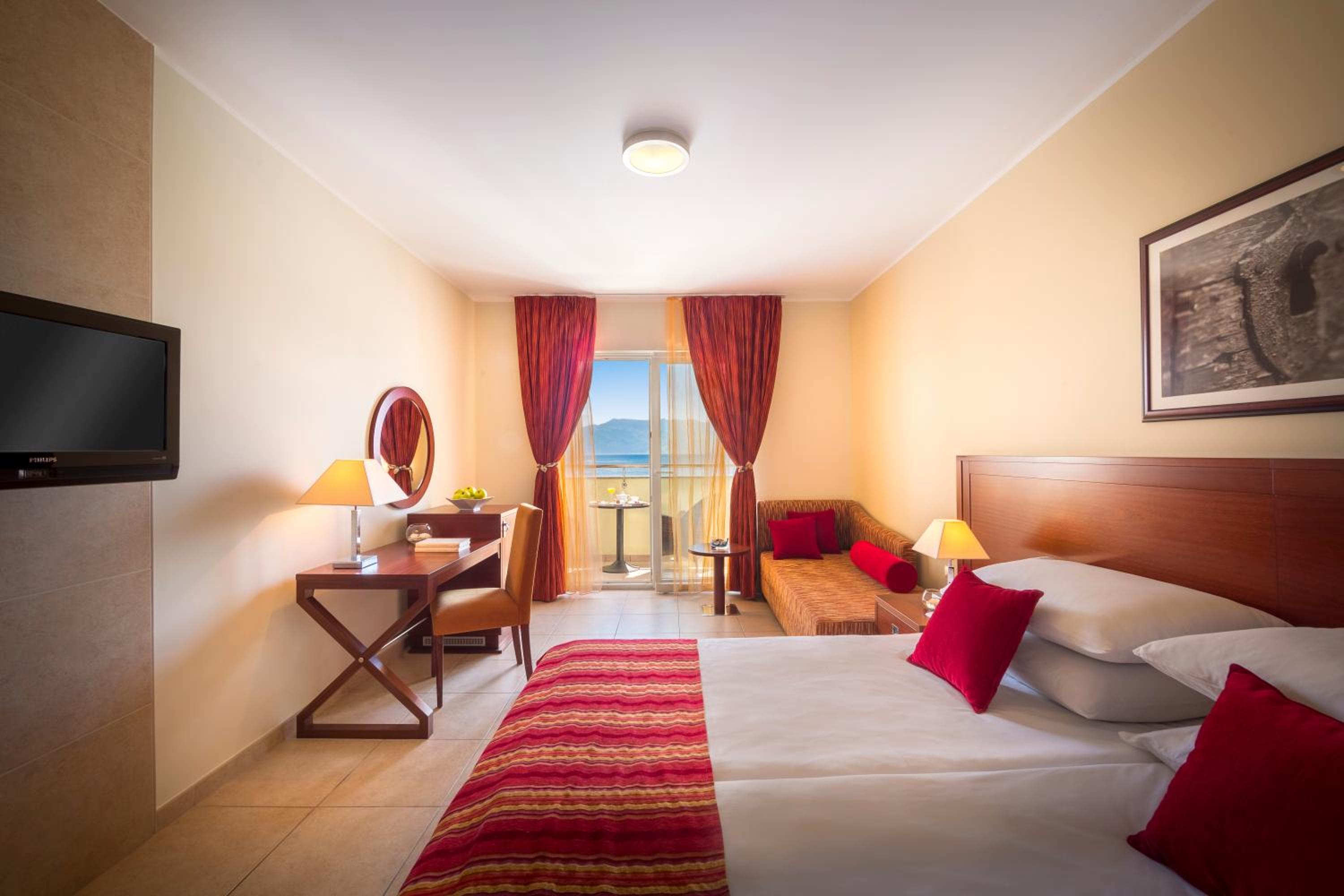 Room for 2+1 Seaview - Photo 1