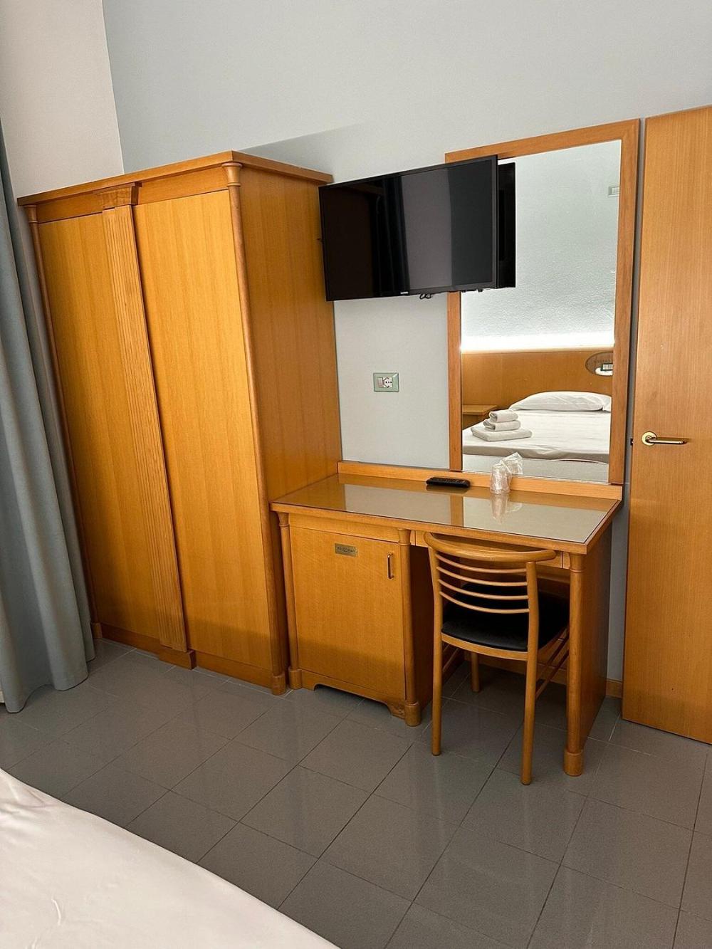 Single Room photo 3