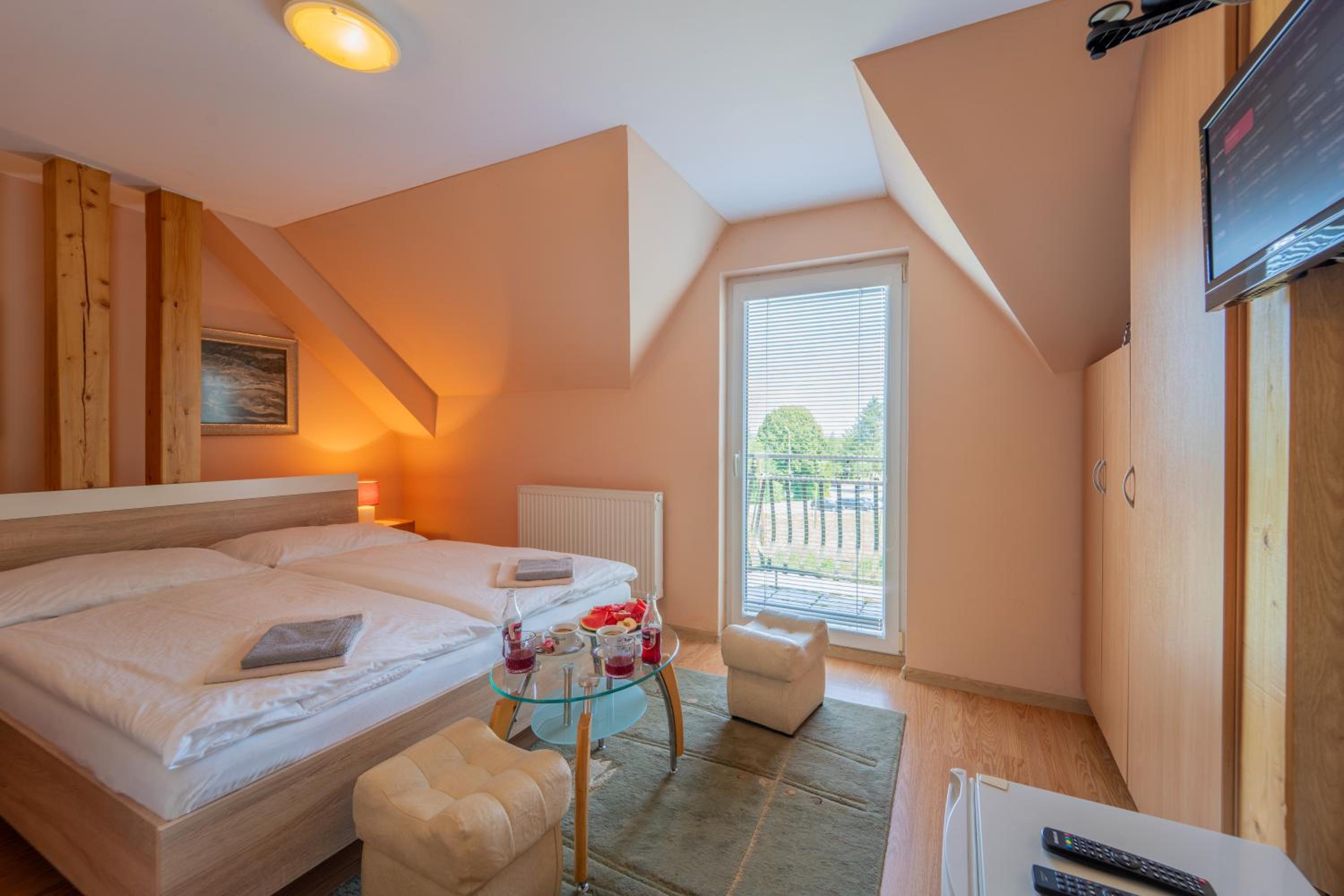 Triple Room with Lake View photo 2