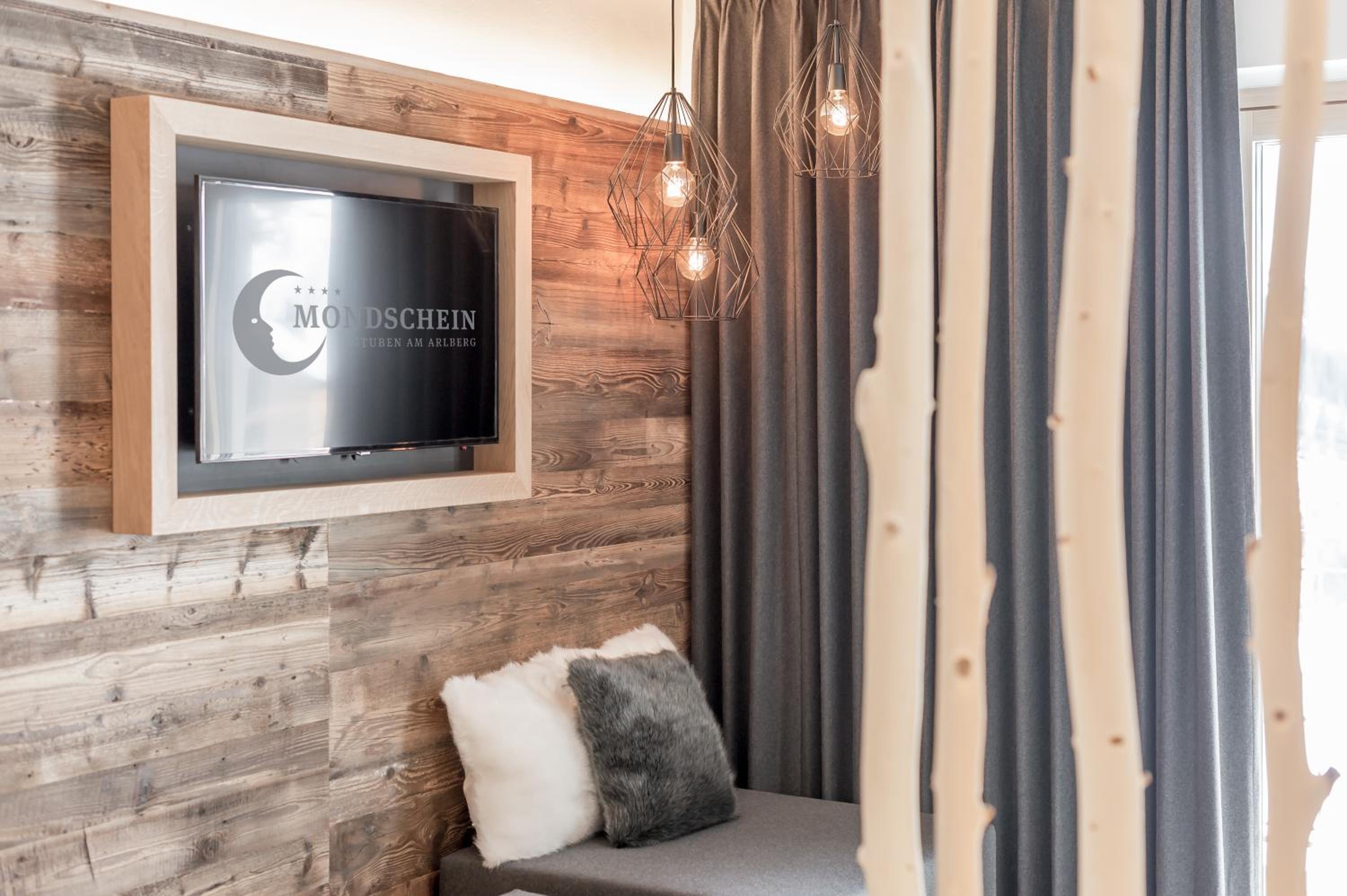 Suite with Balcony - Annex
