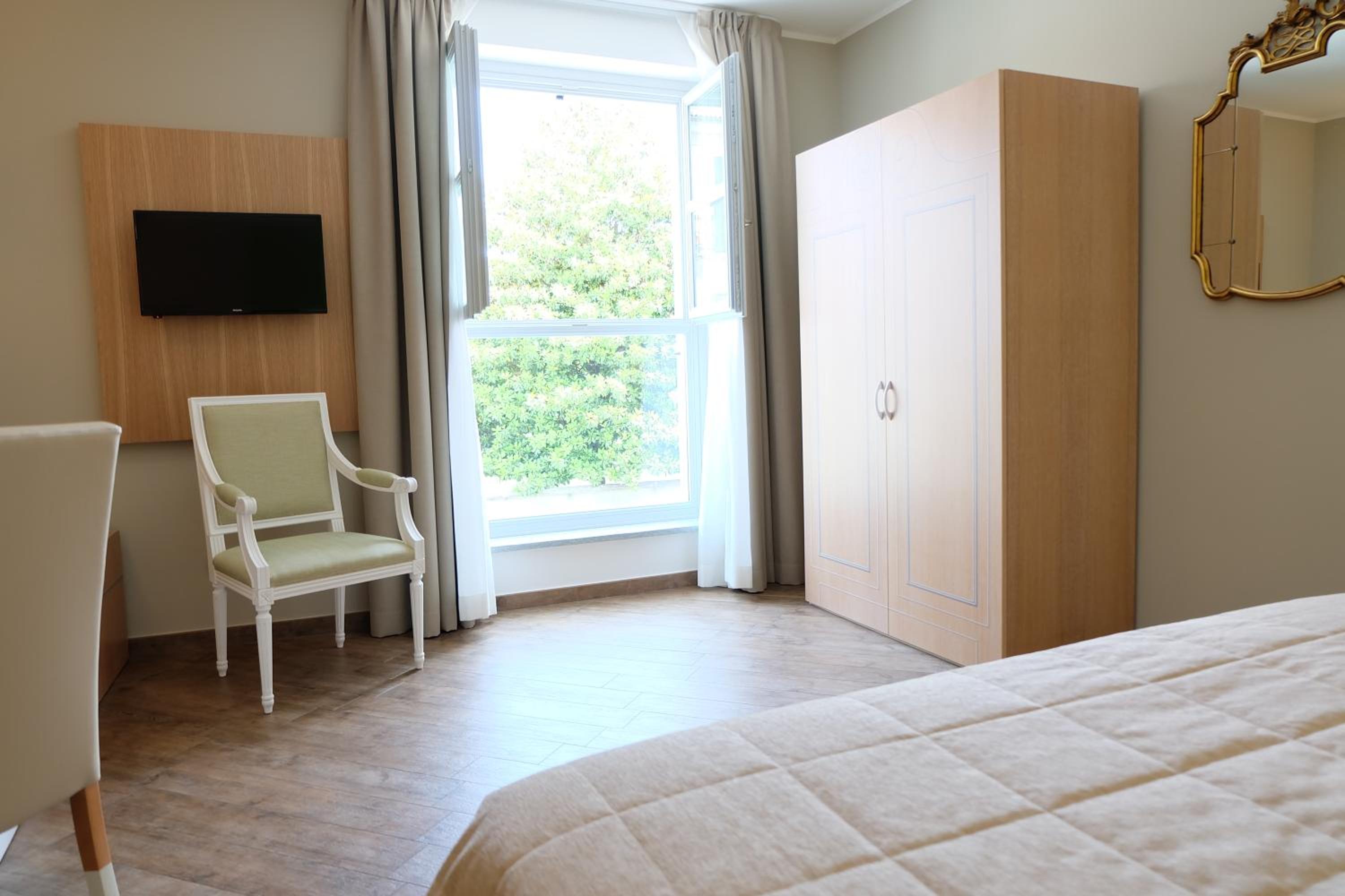 Deluxe Double or Twin Room photo 3