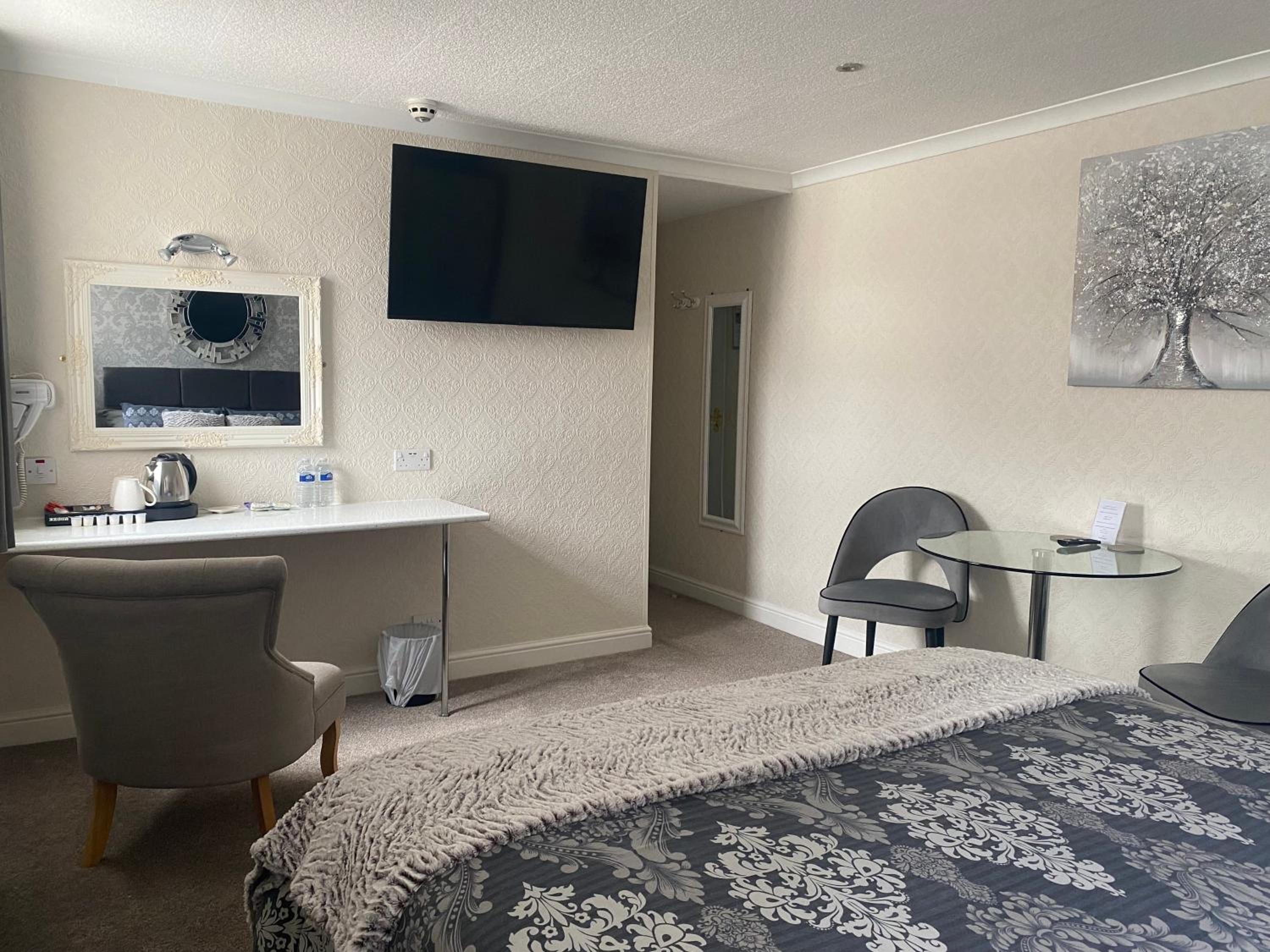 Deluxe King Room photo 2