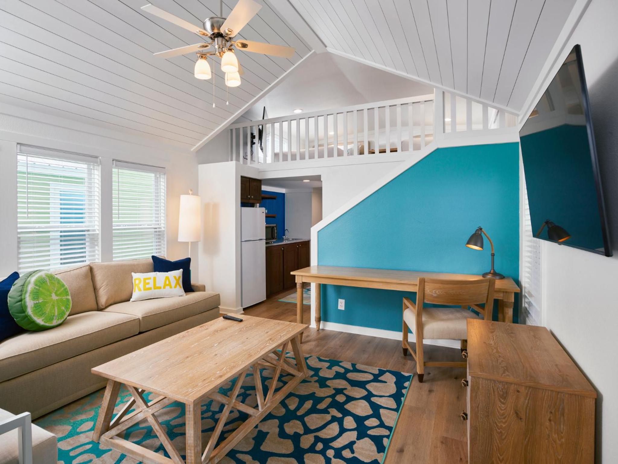 Lake Cottage with Loft