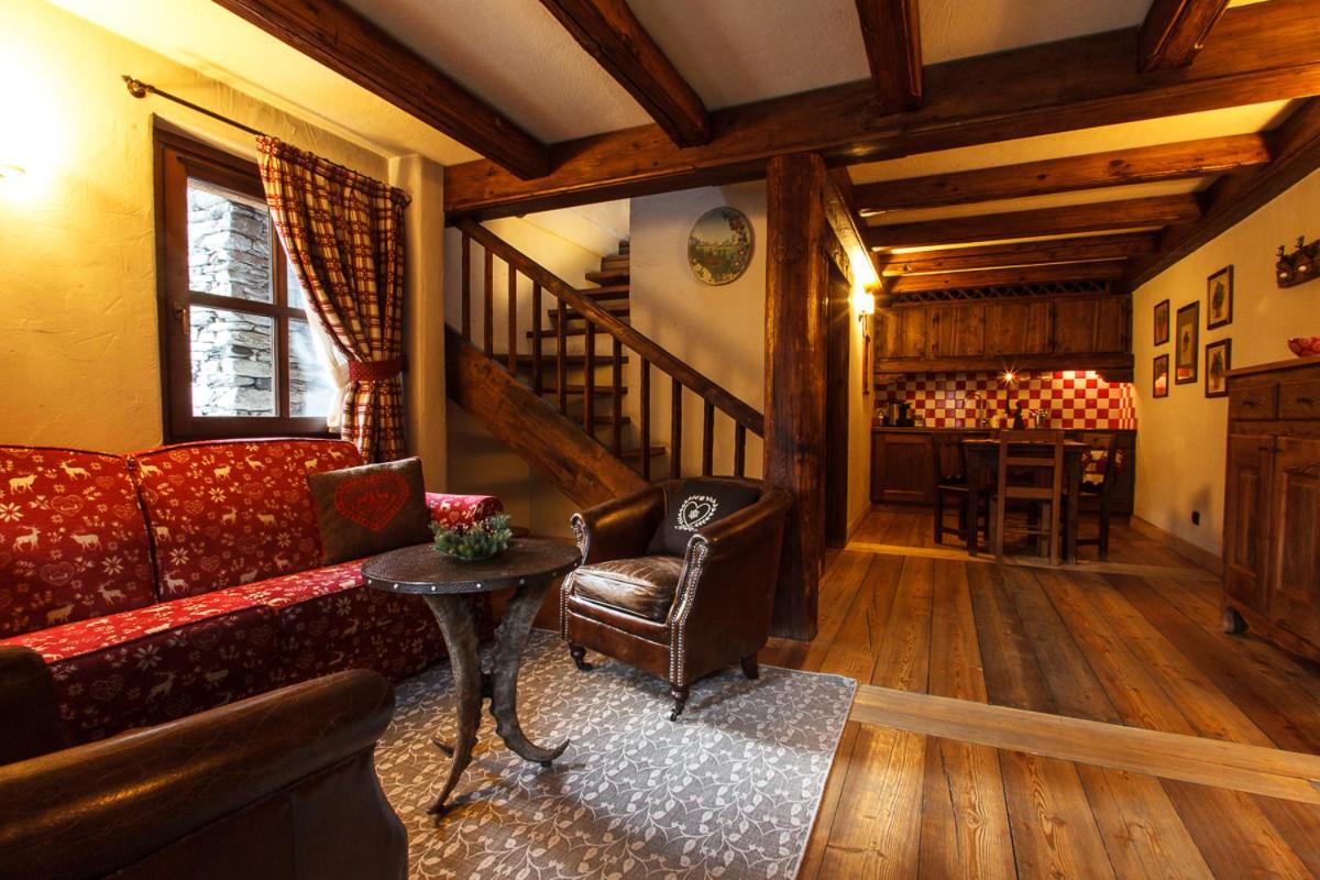 Two-Bedroom Apartment with Balcony photo 2