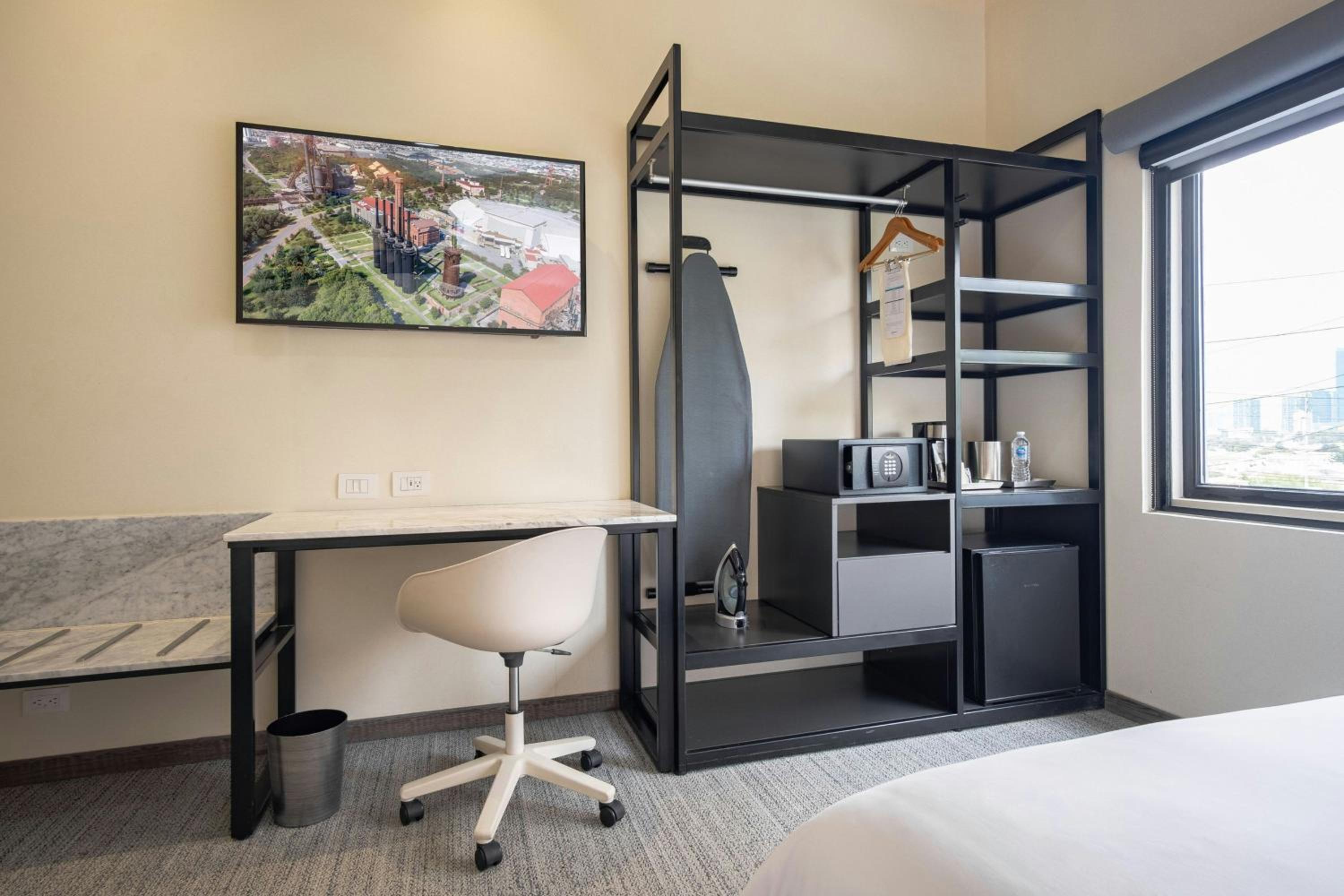 Standard Queen Room with Two Queen Beds - Photo 2