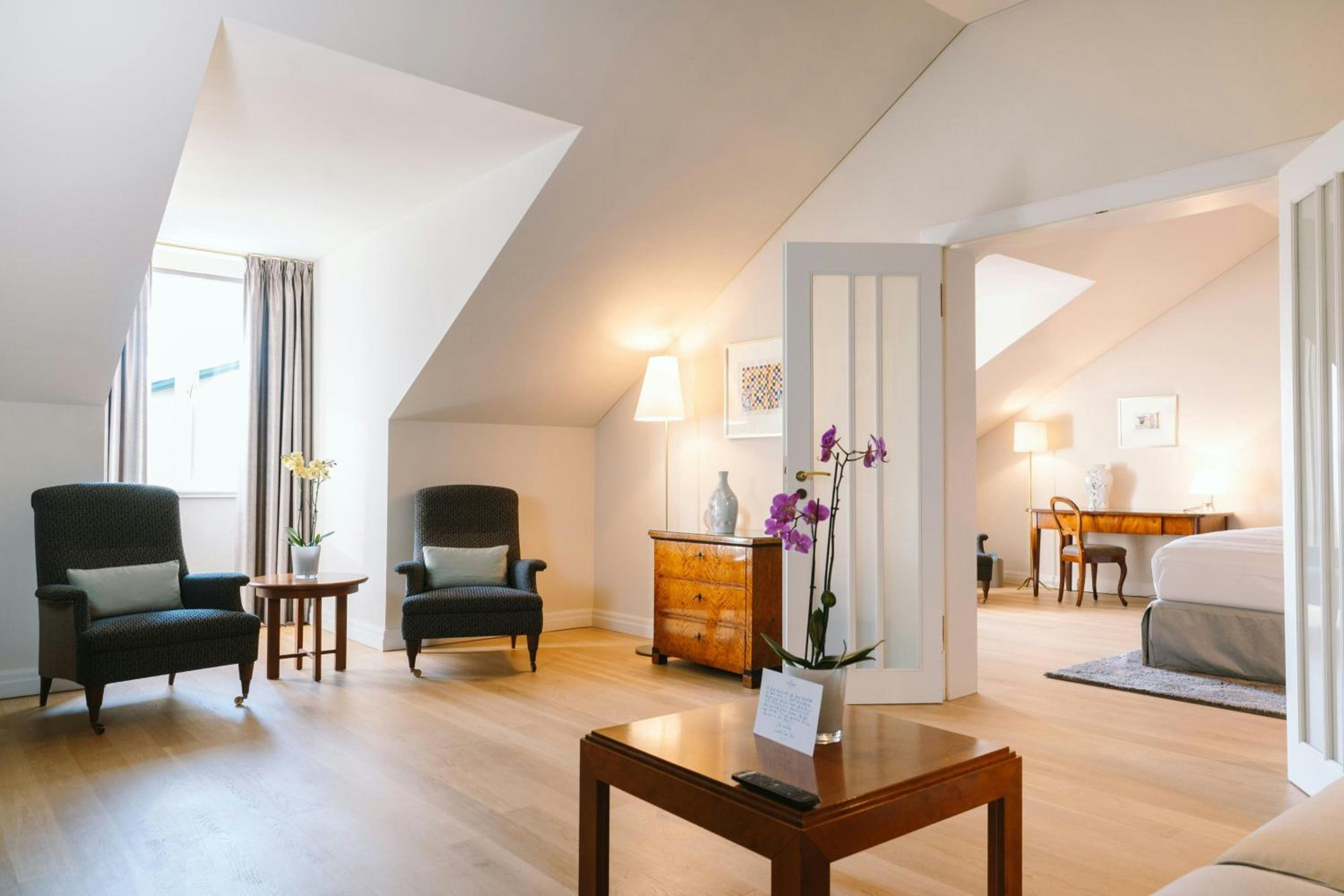 Double Suite with Sofa Bed and City View photo 1