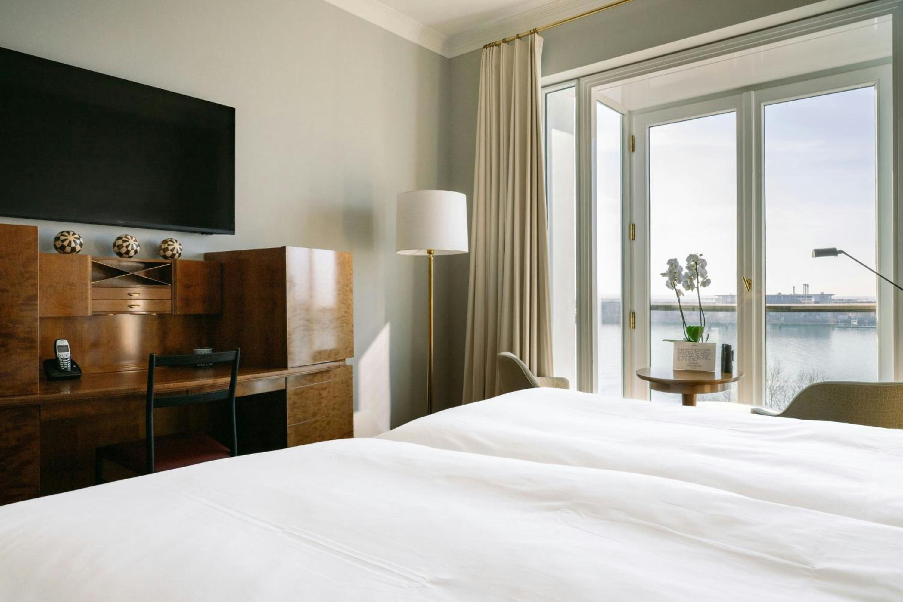 Deluxe Double Room with River View photo 3