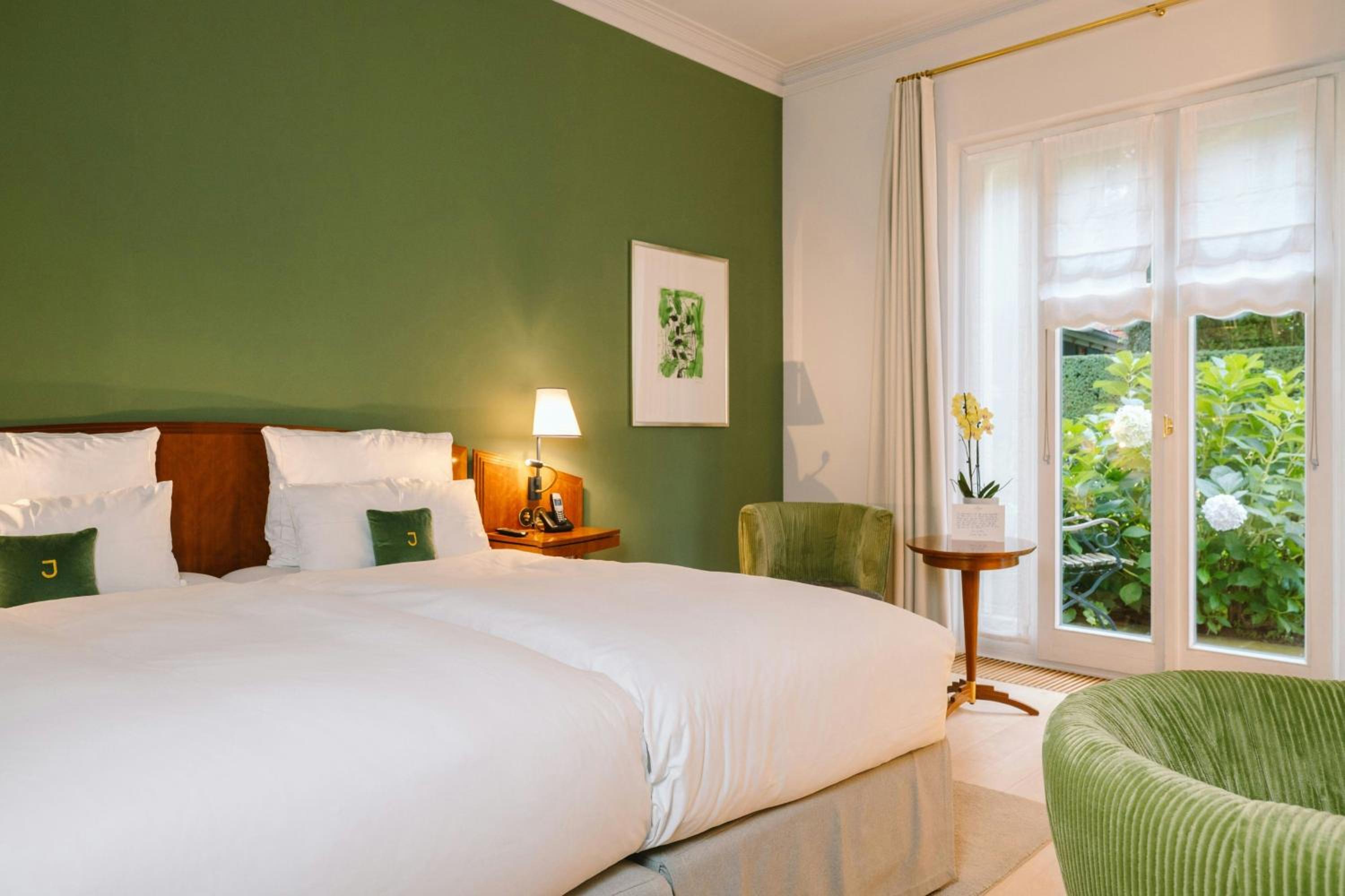 Deluxe Double Room with Garden View photo 2