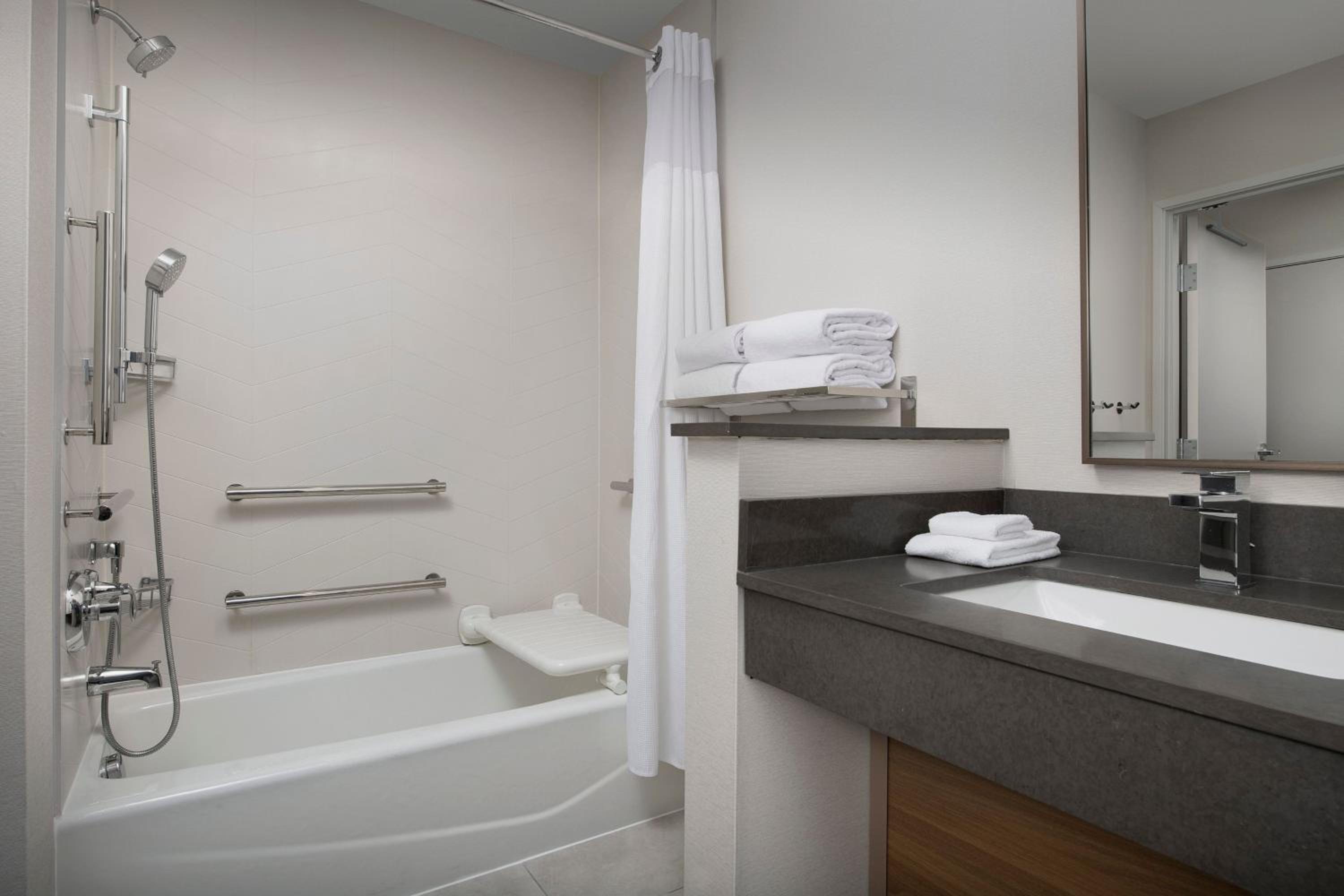 Queen Room with Two Queen Beds - Hearing Accessible photo 2