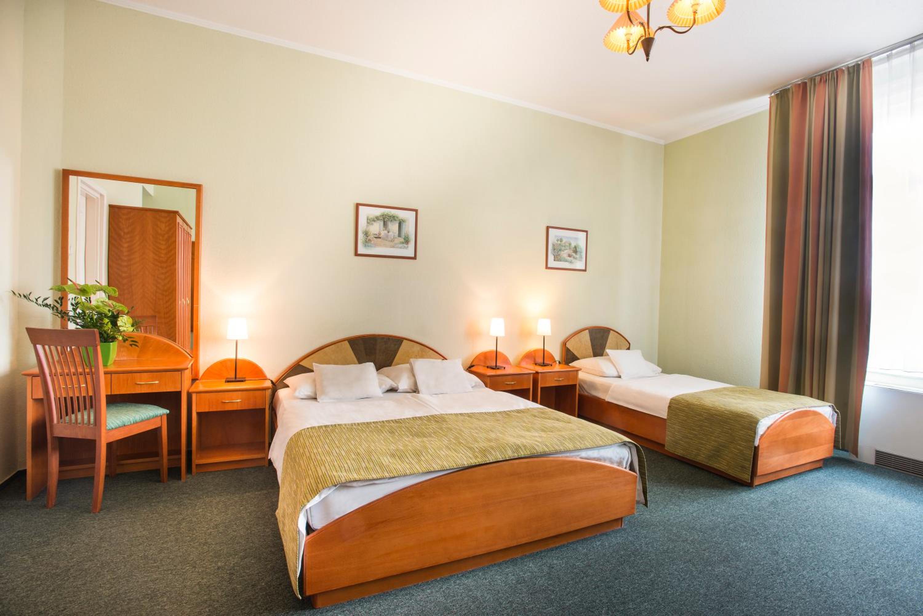 Quadruple Room - Photo 3