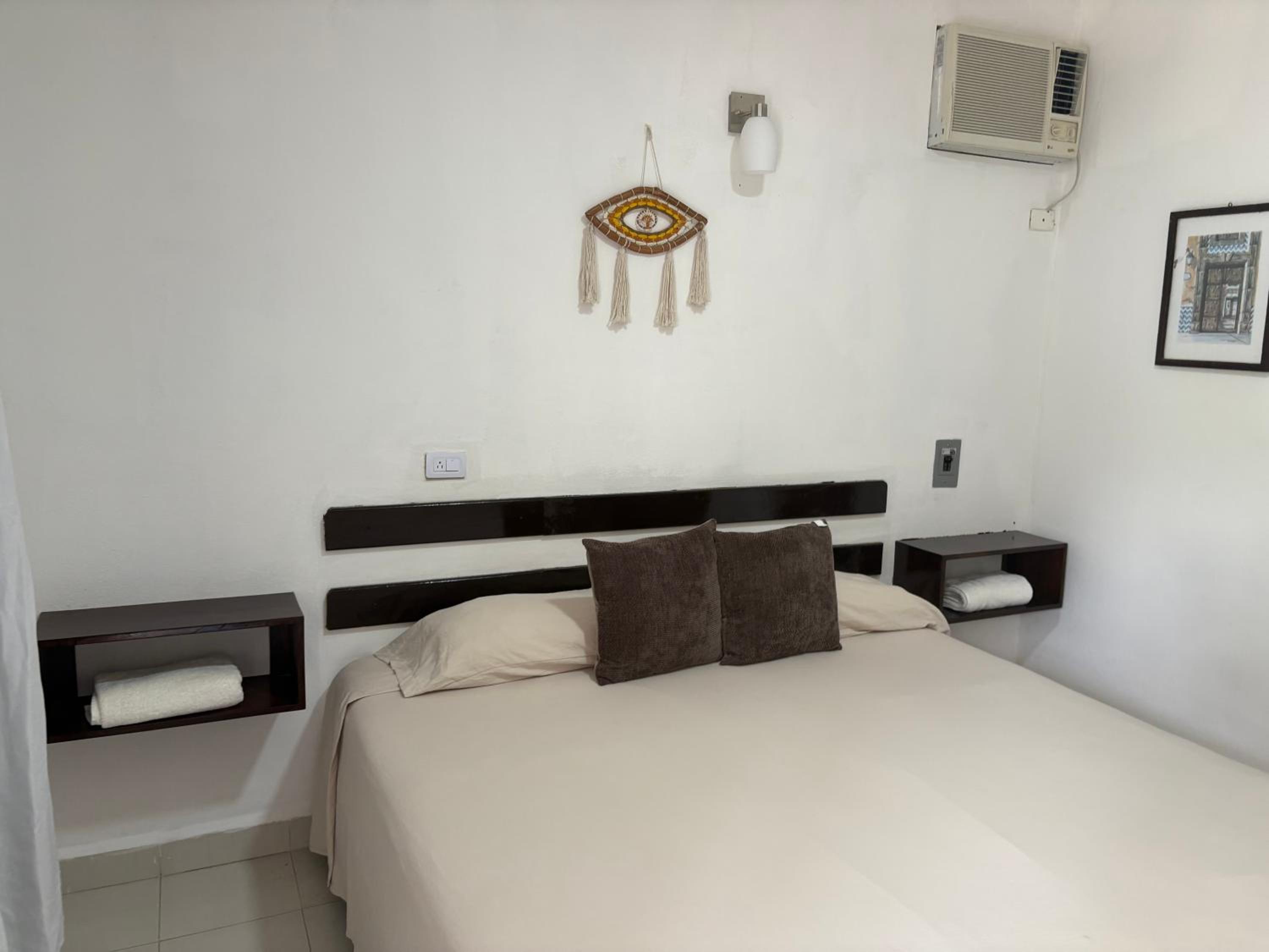 Queen Room - Photo 4