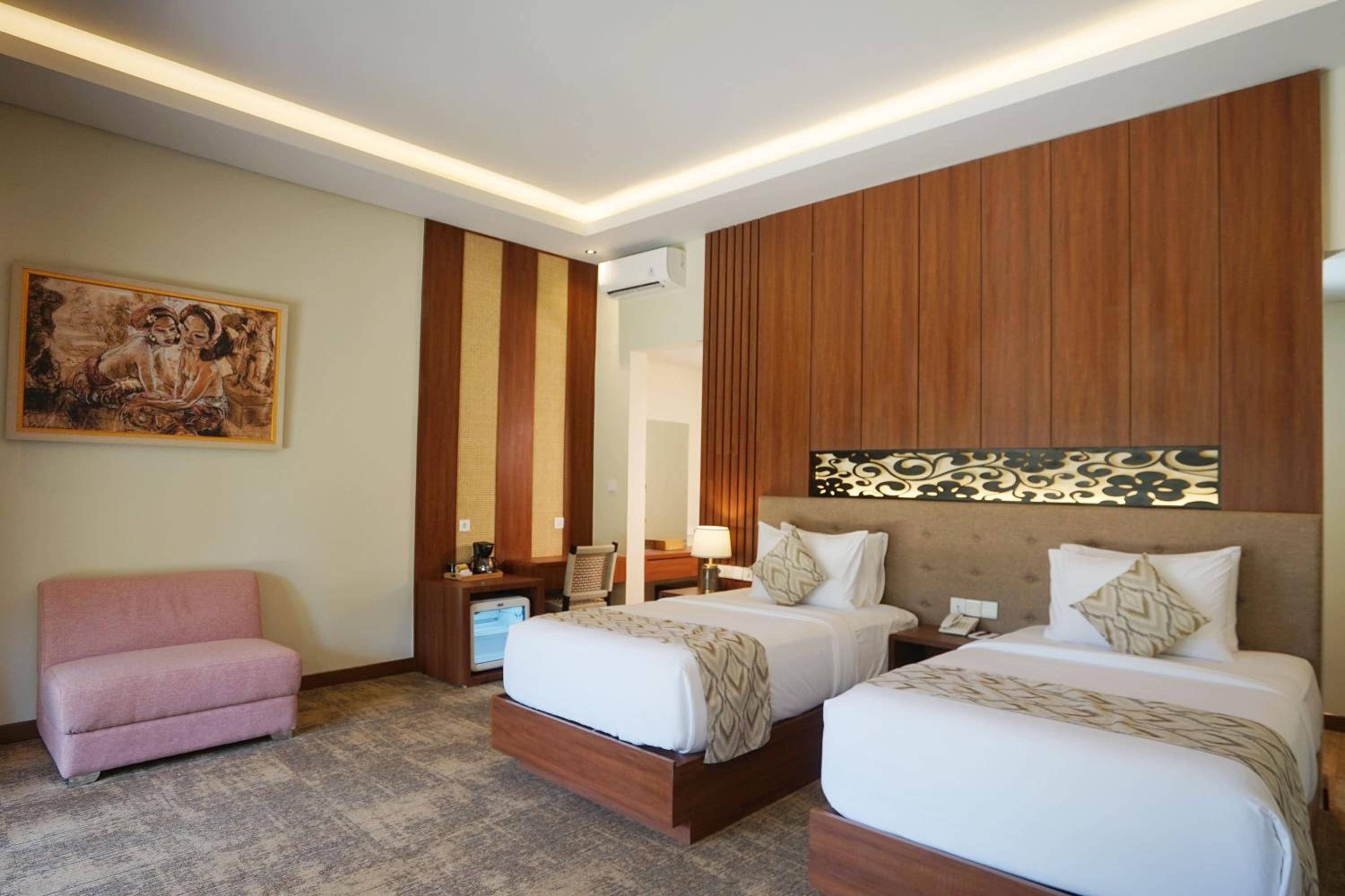Suite Twin Room photo 2