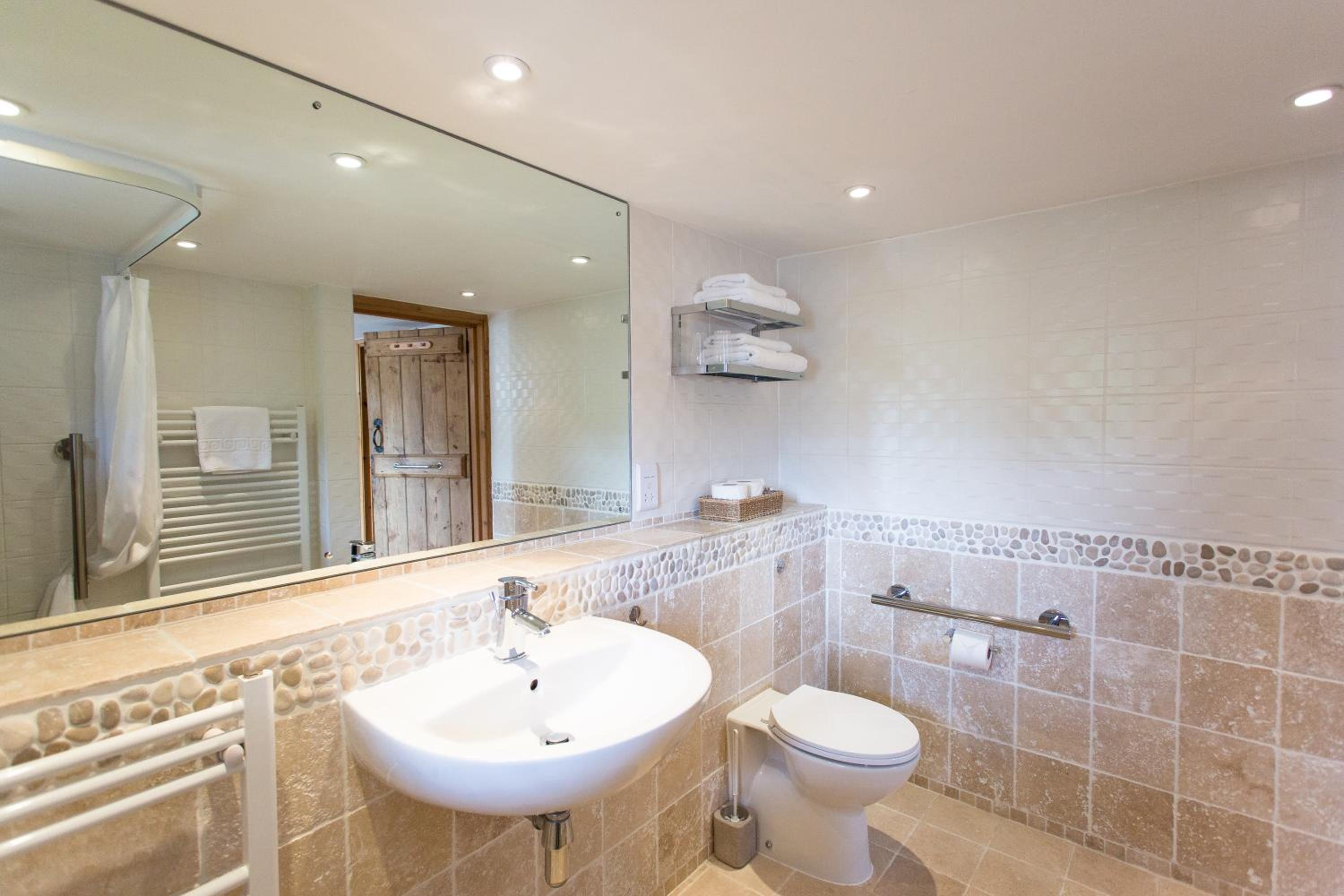 Large Double or Twin Room - Photo 7