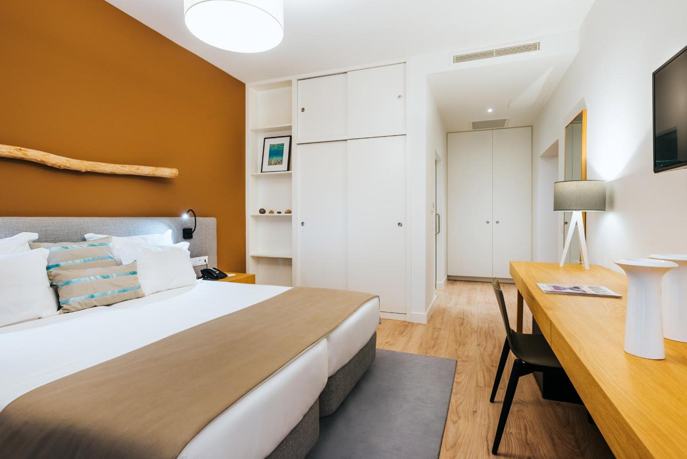 Deluxe Twin Room with Sea View