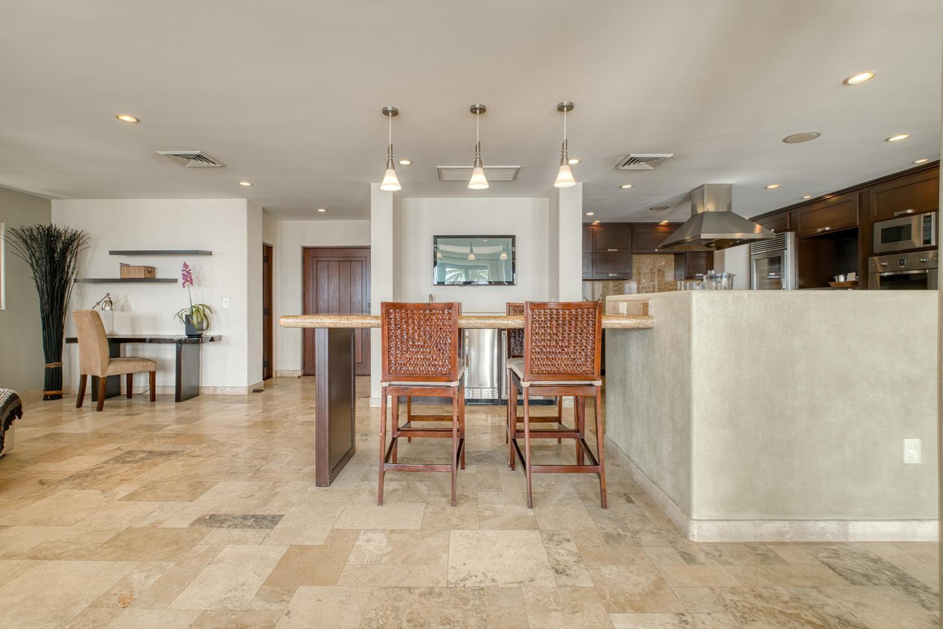 One-Bedroom Apartment with Ocean View photo 2