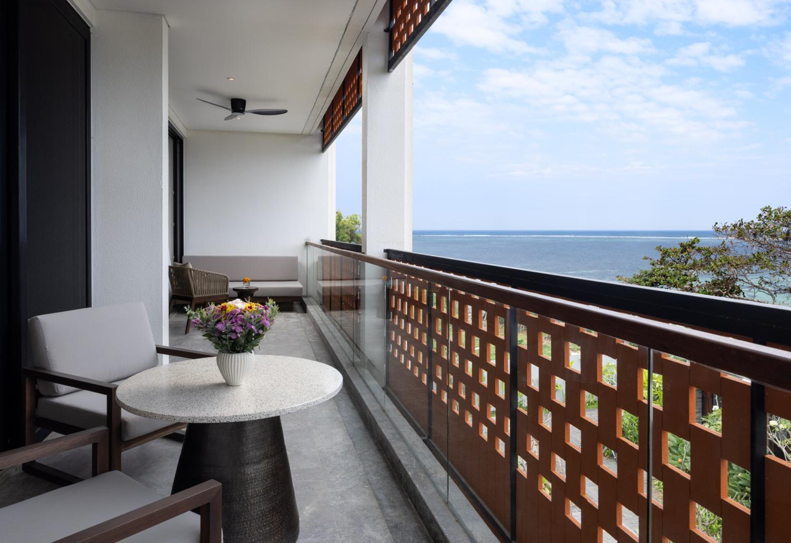Ocean View Grand Suite - Photo 5