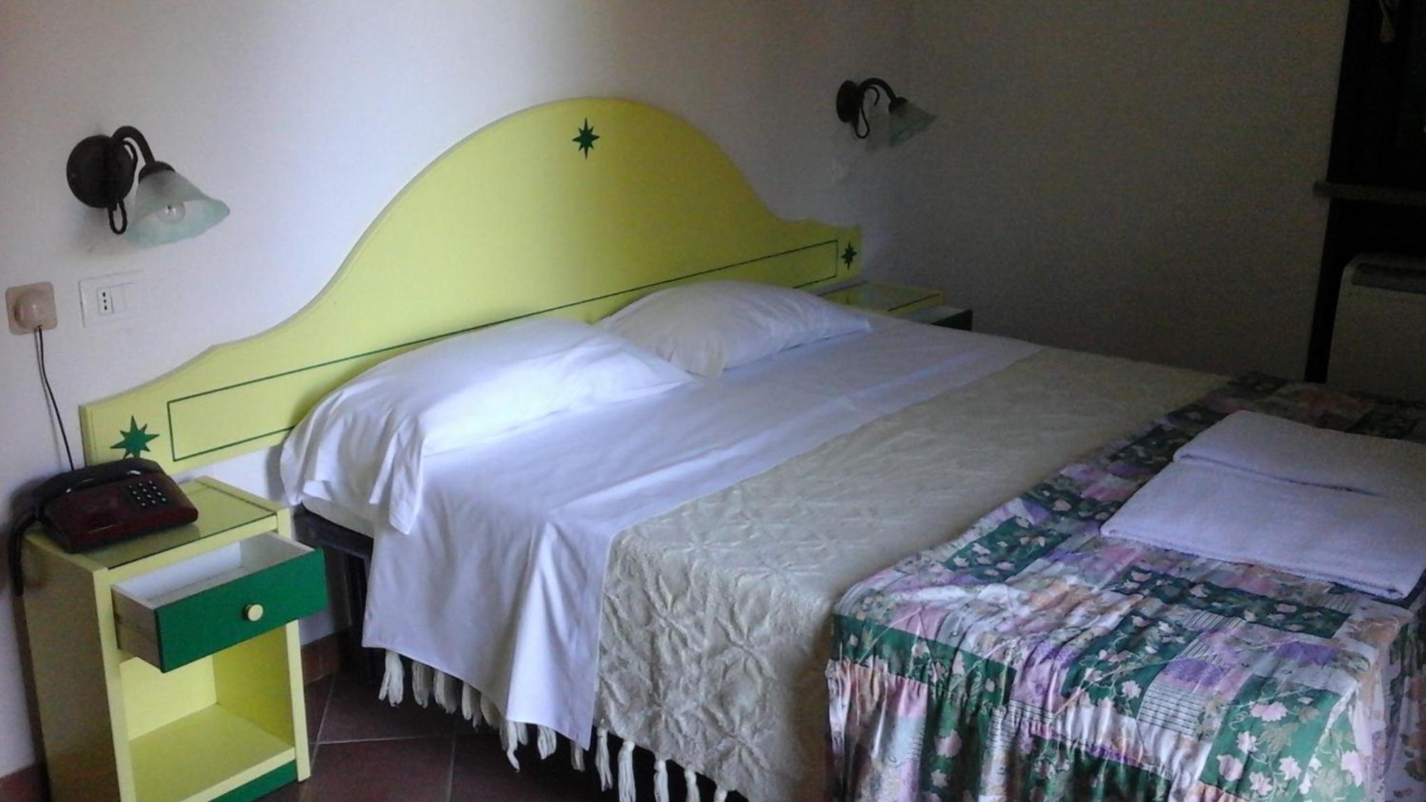 Double Room - Photo 5