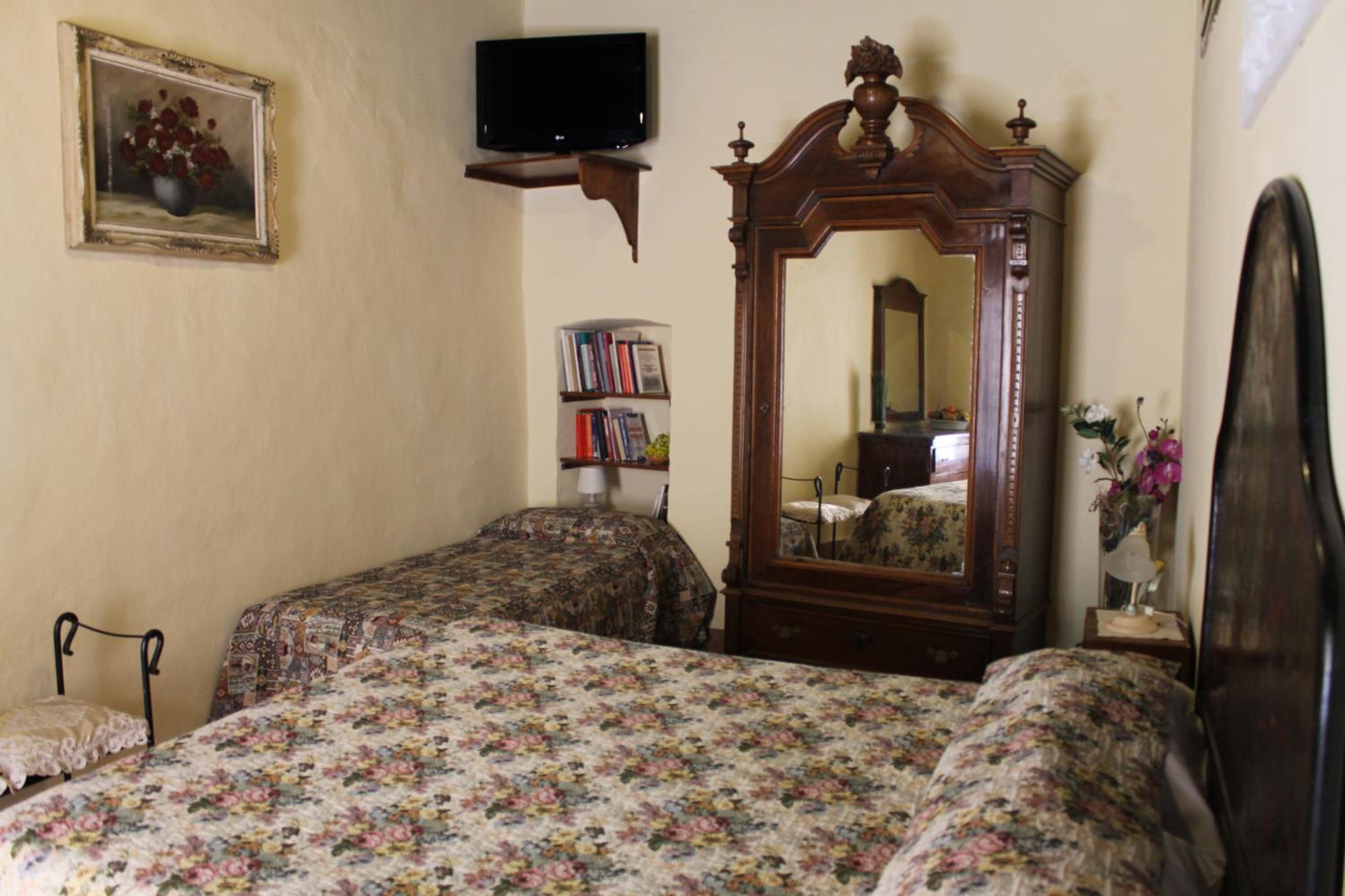 Classic Triple Room - Photo 1