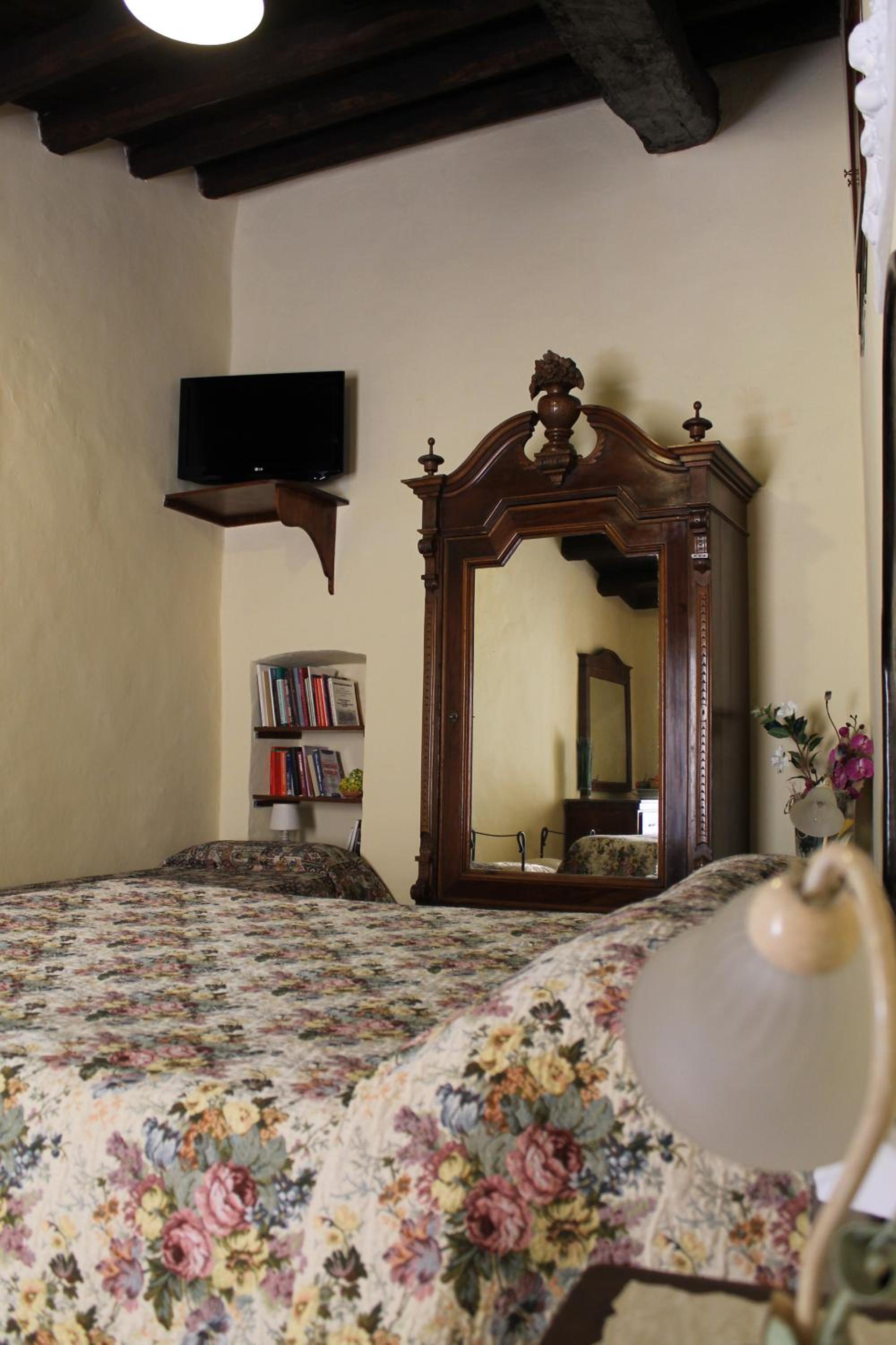Classic Triple Room - Photo 3