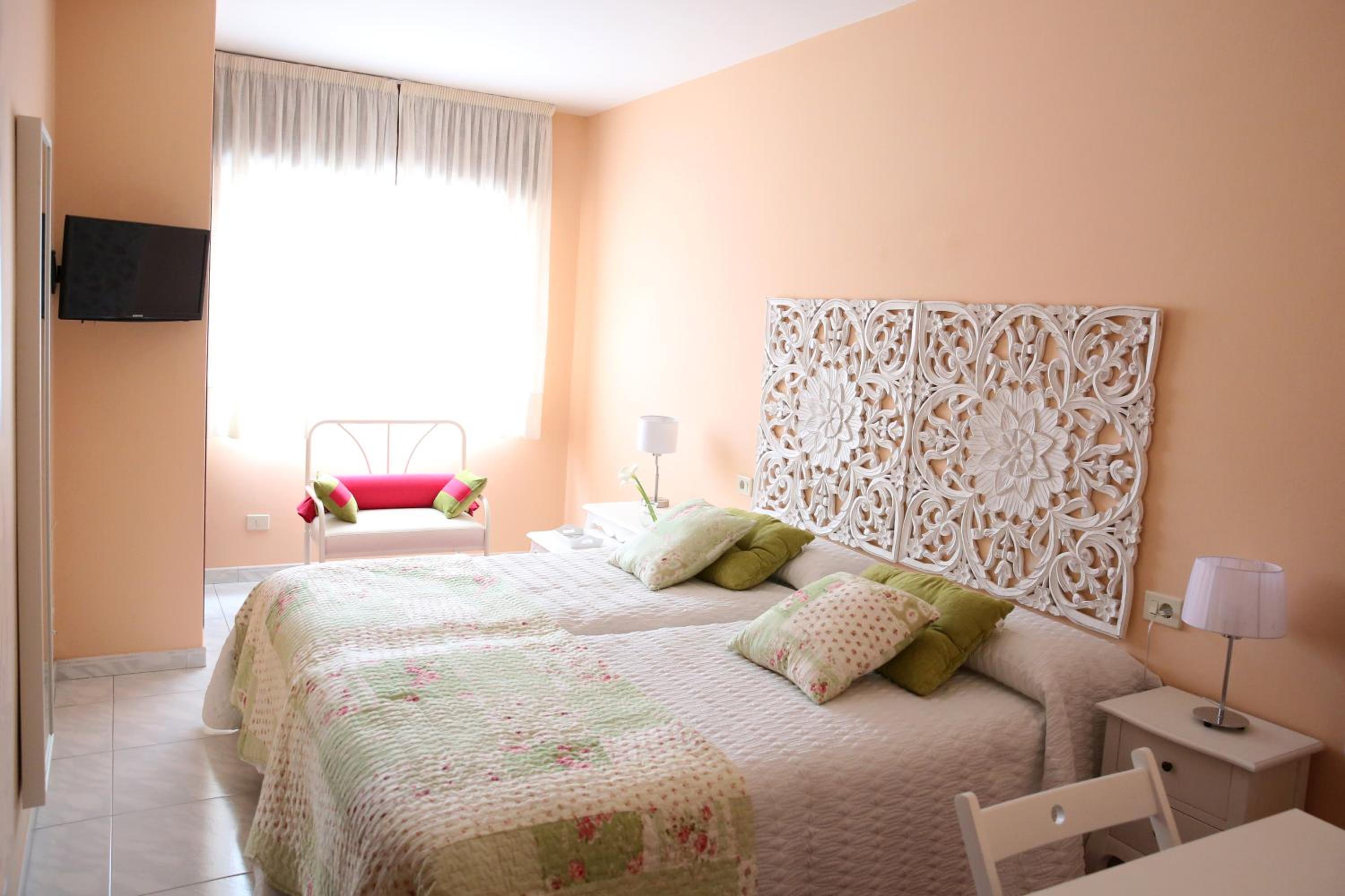 Twin Room - Photo 4