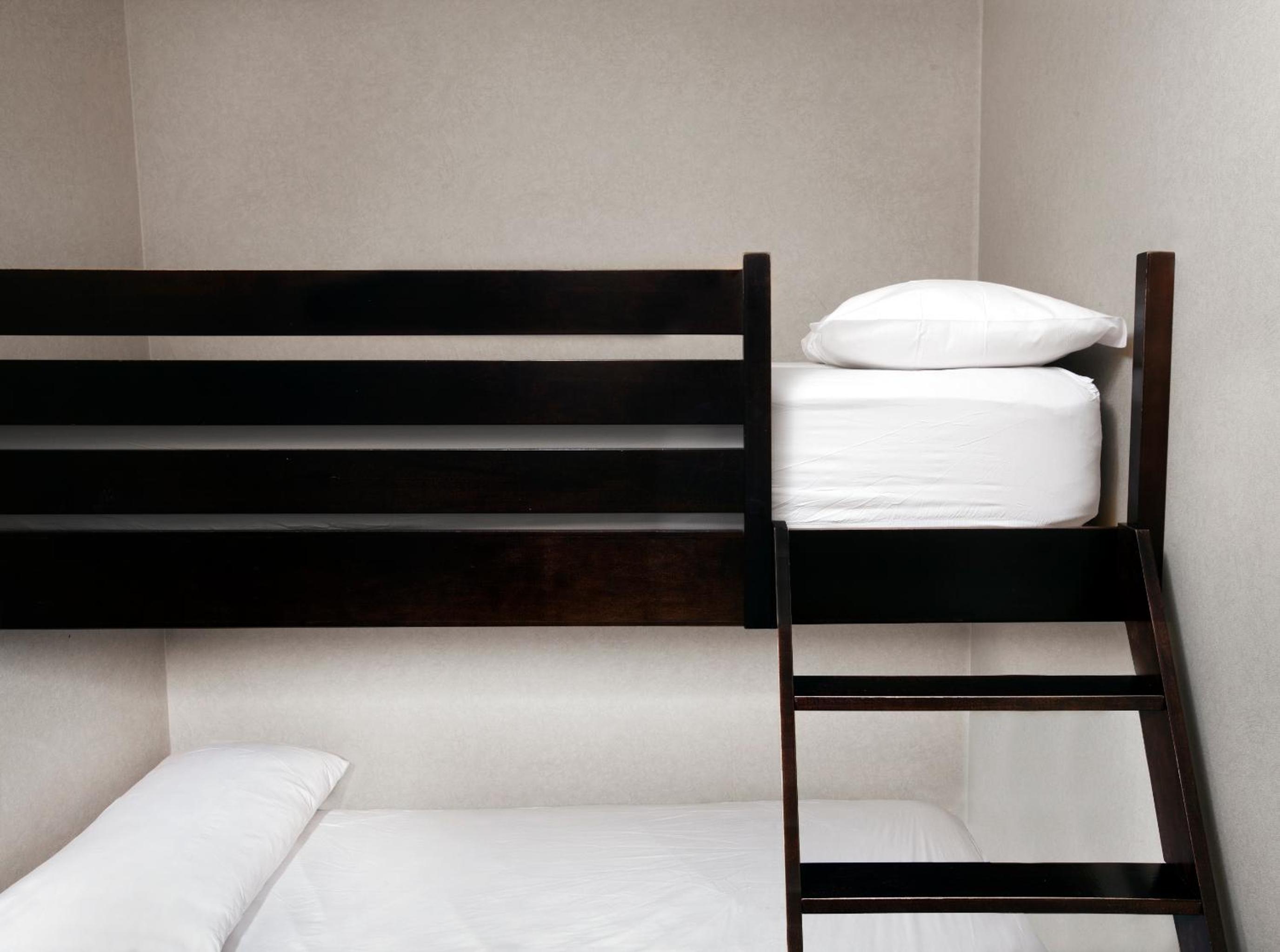 Bunk Bed Studio One Queen - Room Only