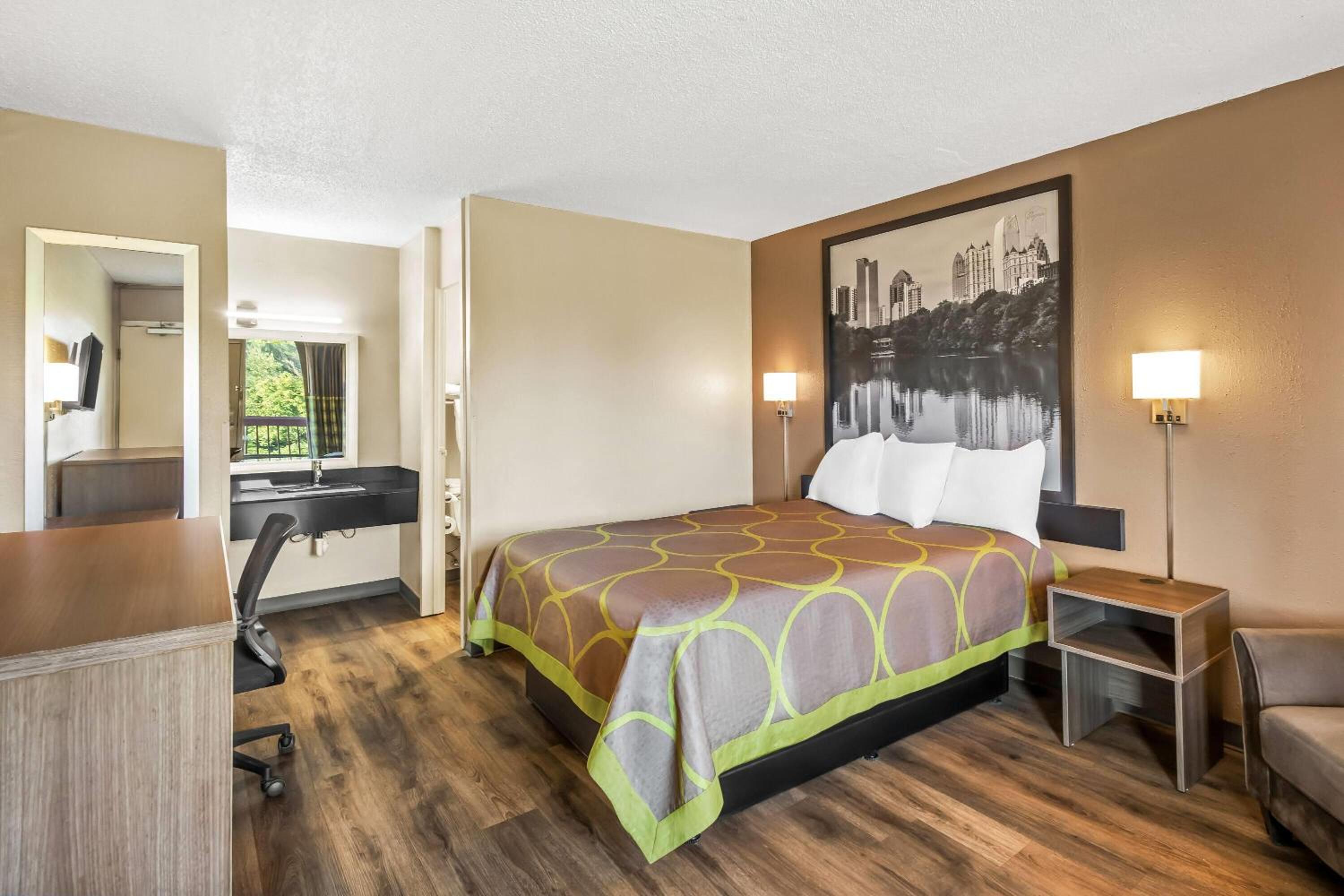 Queen Room - Non-Smoking - Photo 2
