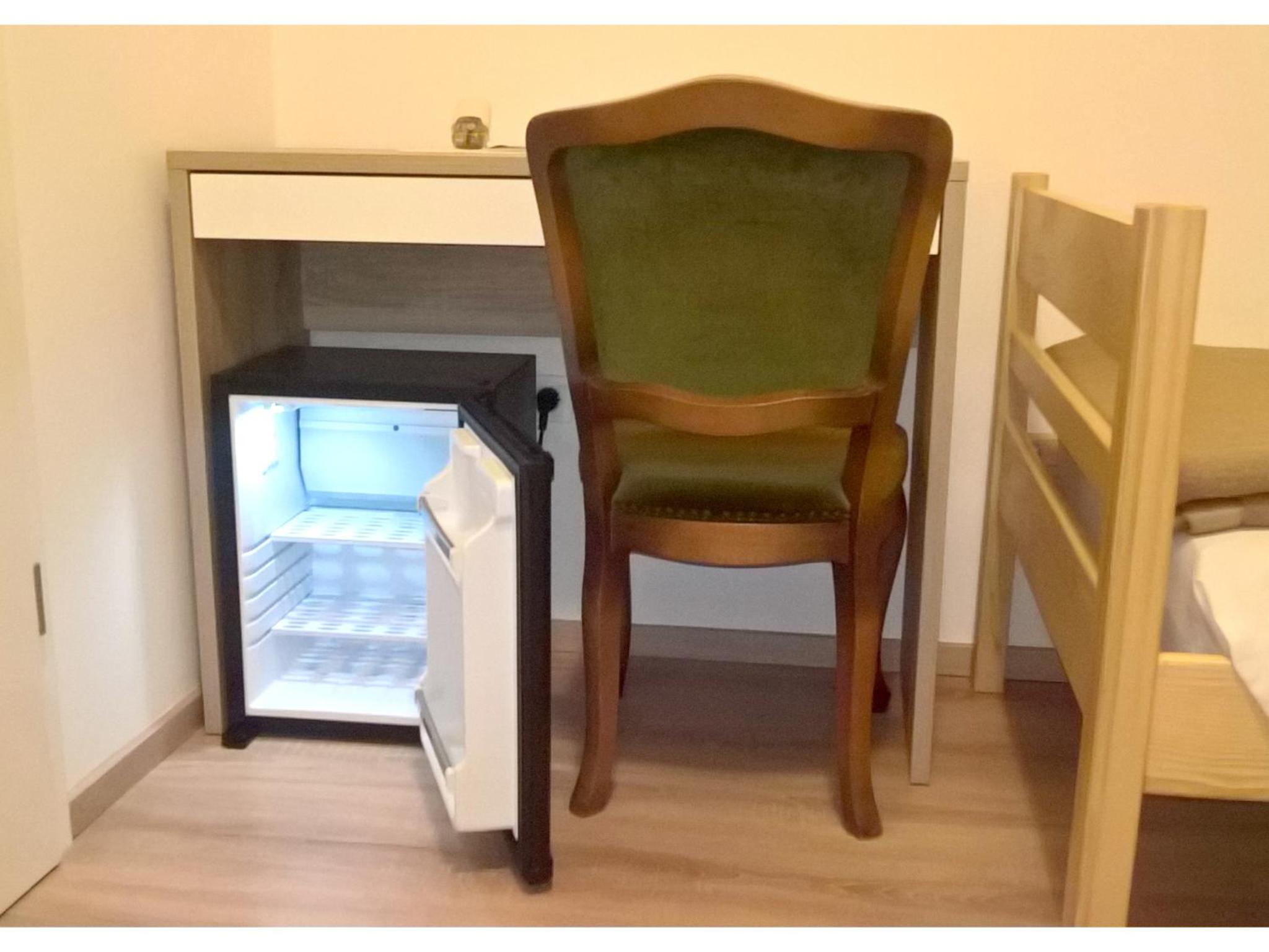 Twin Room with Private Bathroom - Photo 15