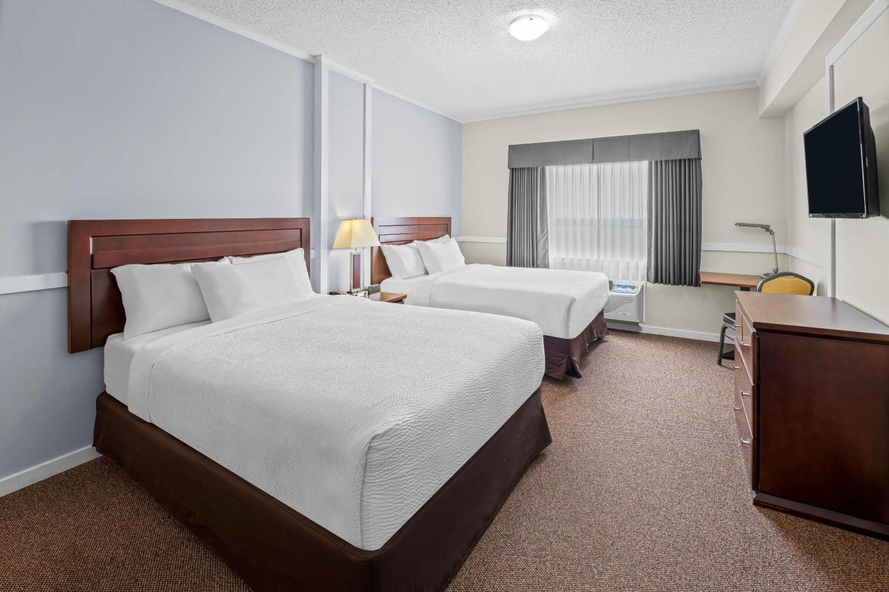 Queen Room with Two Queen Beds - Non-Smoking photo 1