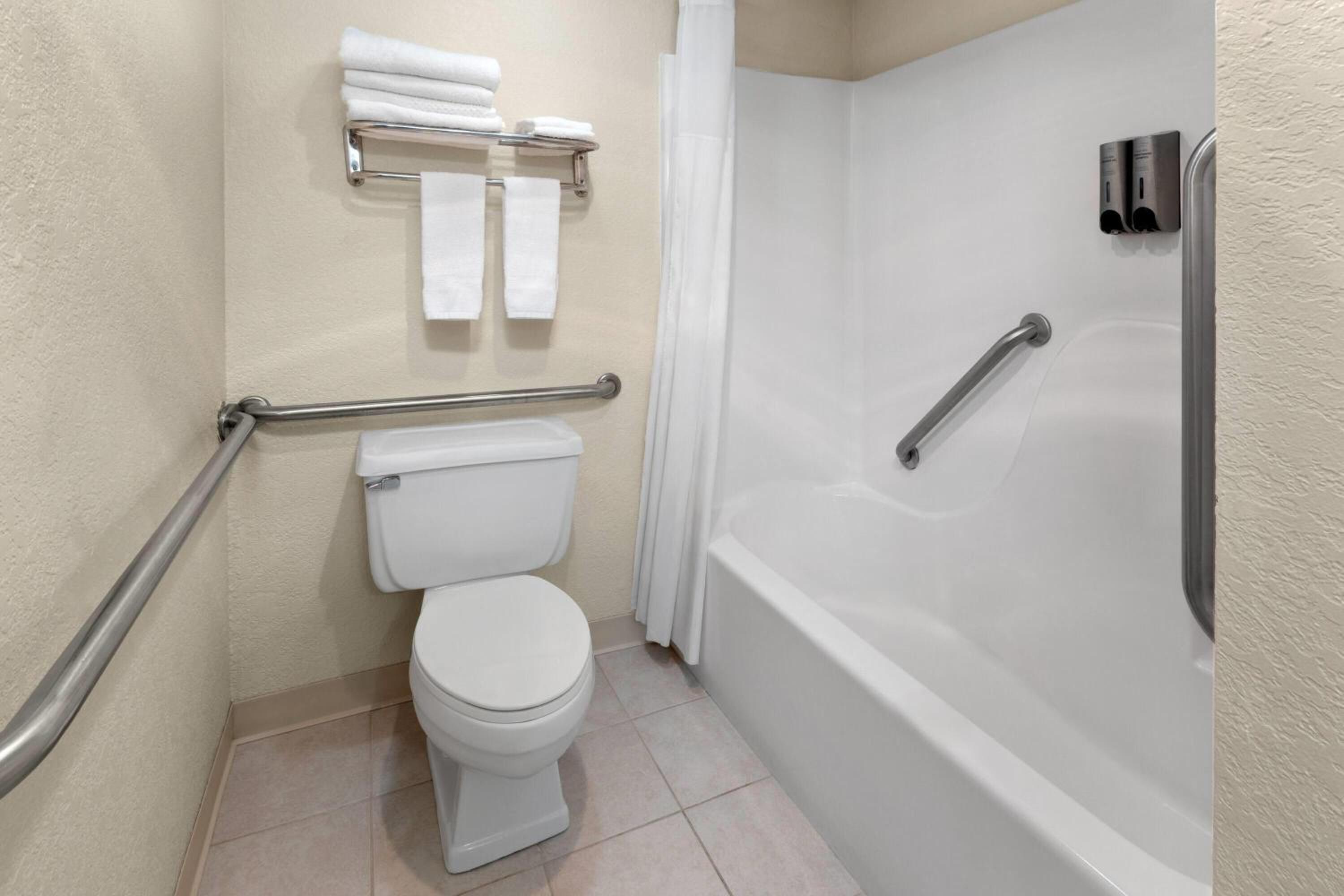 King Room with Tub and Grab Bars - Mobility/Hearing Accessible - Non-Smoking - Photo 1
