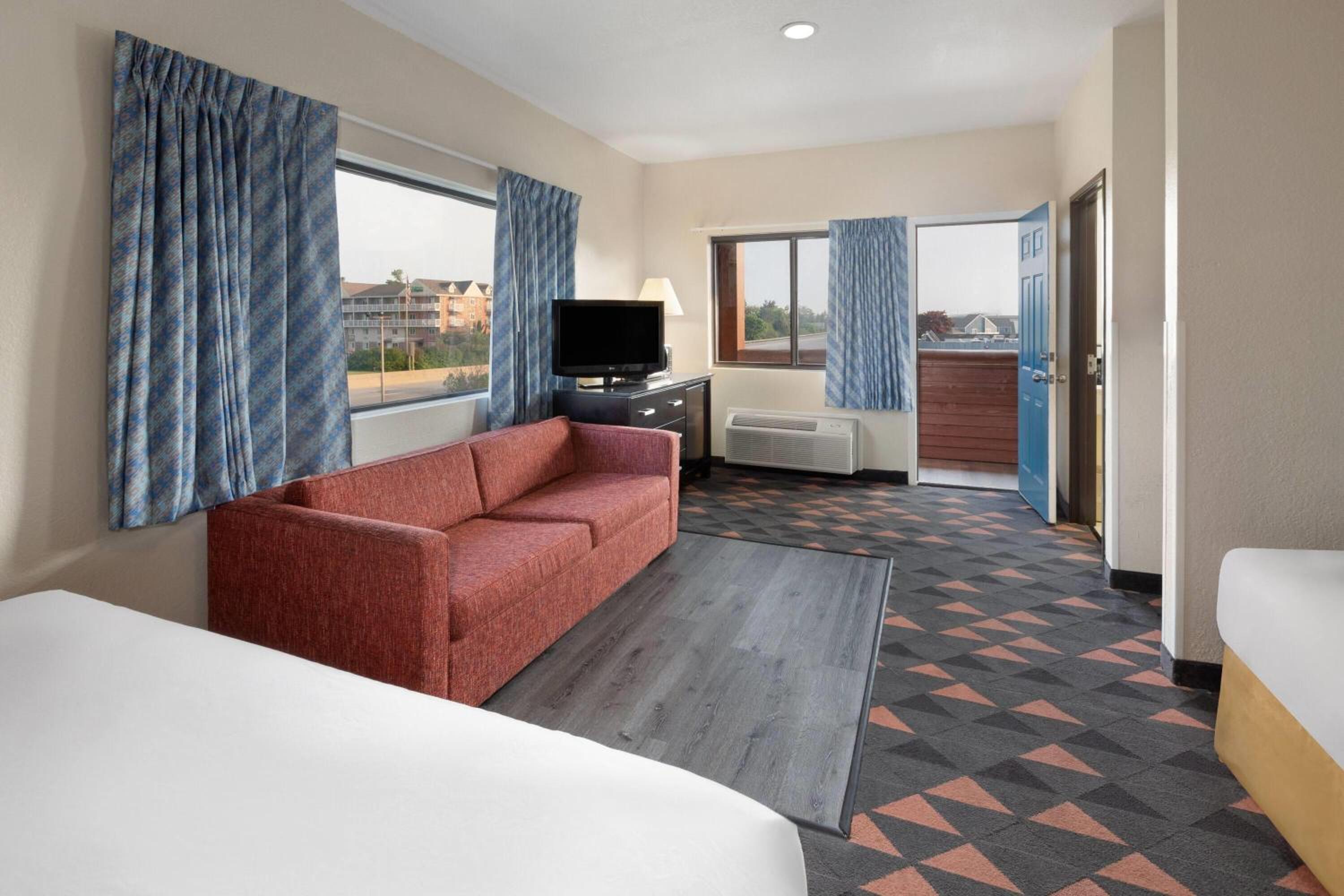 King Room with Bridge View - Non-Smoking - Photo 3