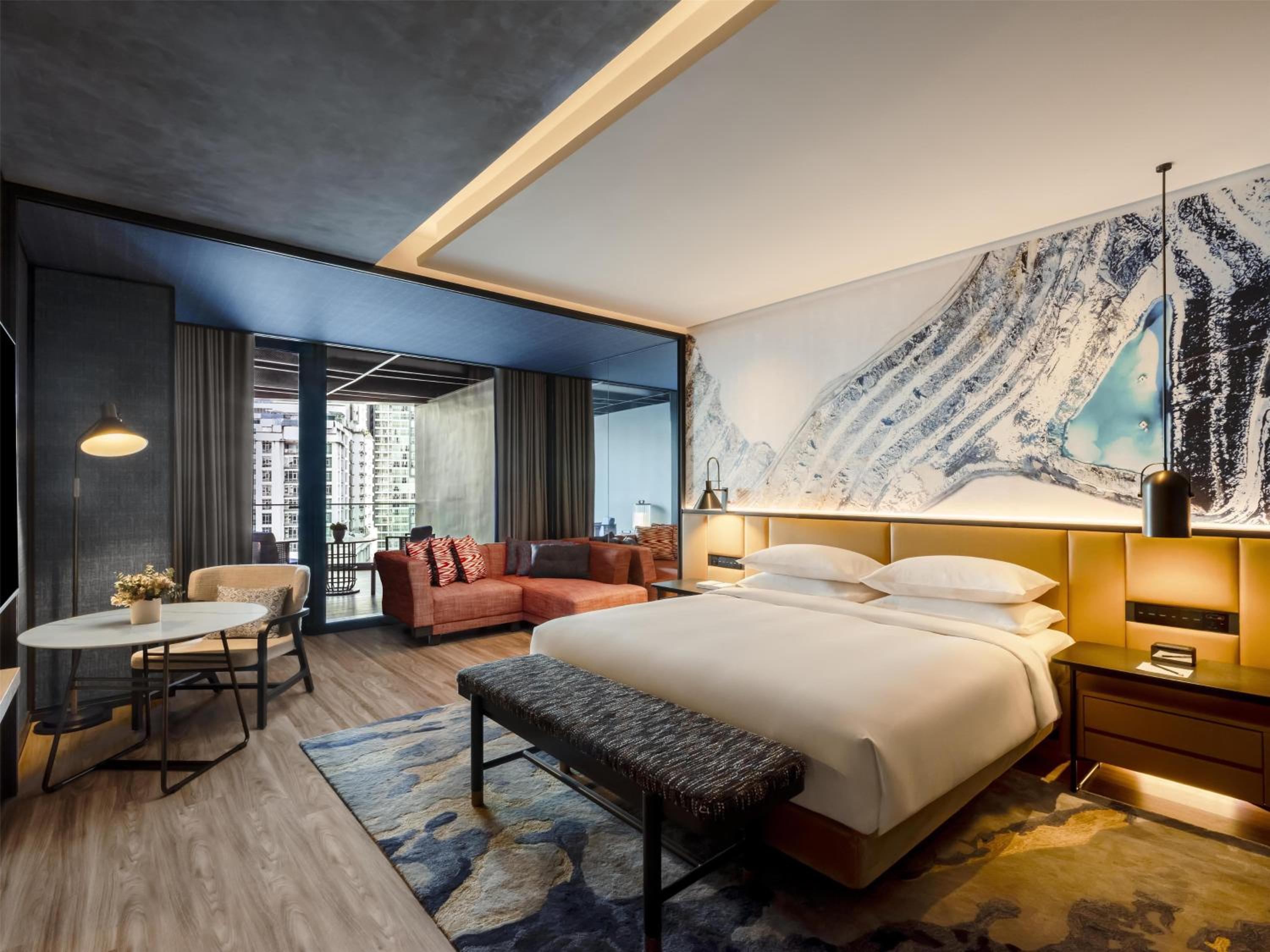 Premium King Room with City View and Balcony photo 3