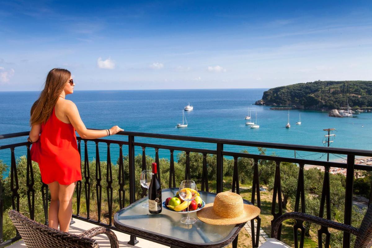 Studio with Sea View (2 Adults)- Upper Floor