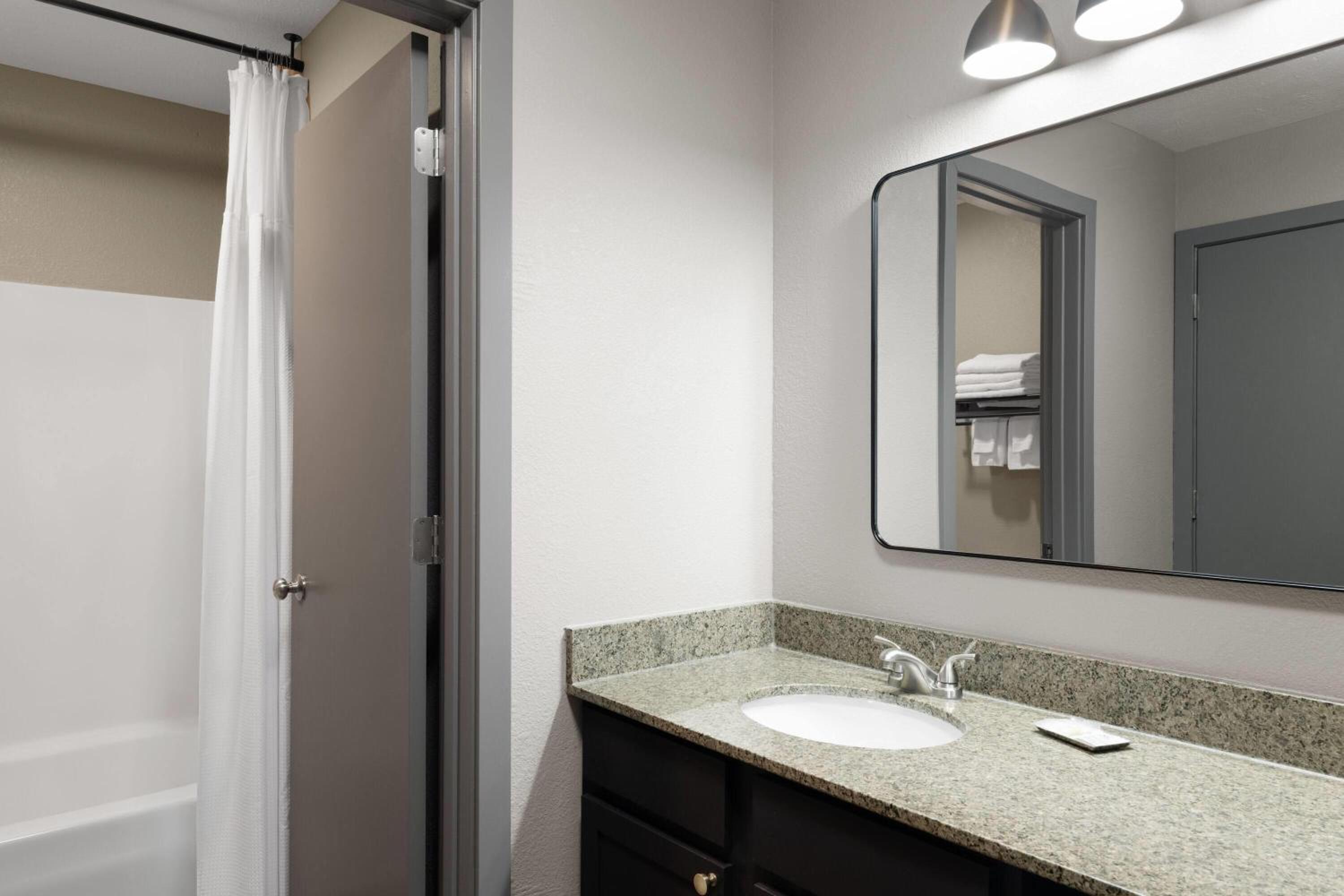 One-Bedroom King Suite - Non-Smoking - Photo 1