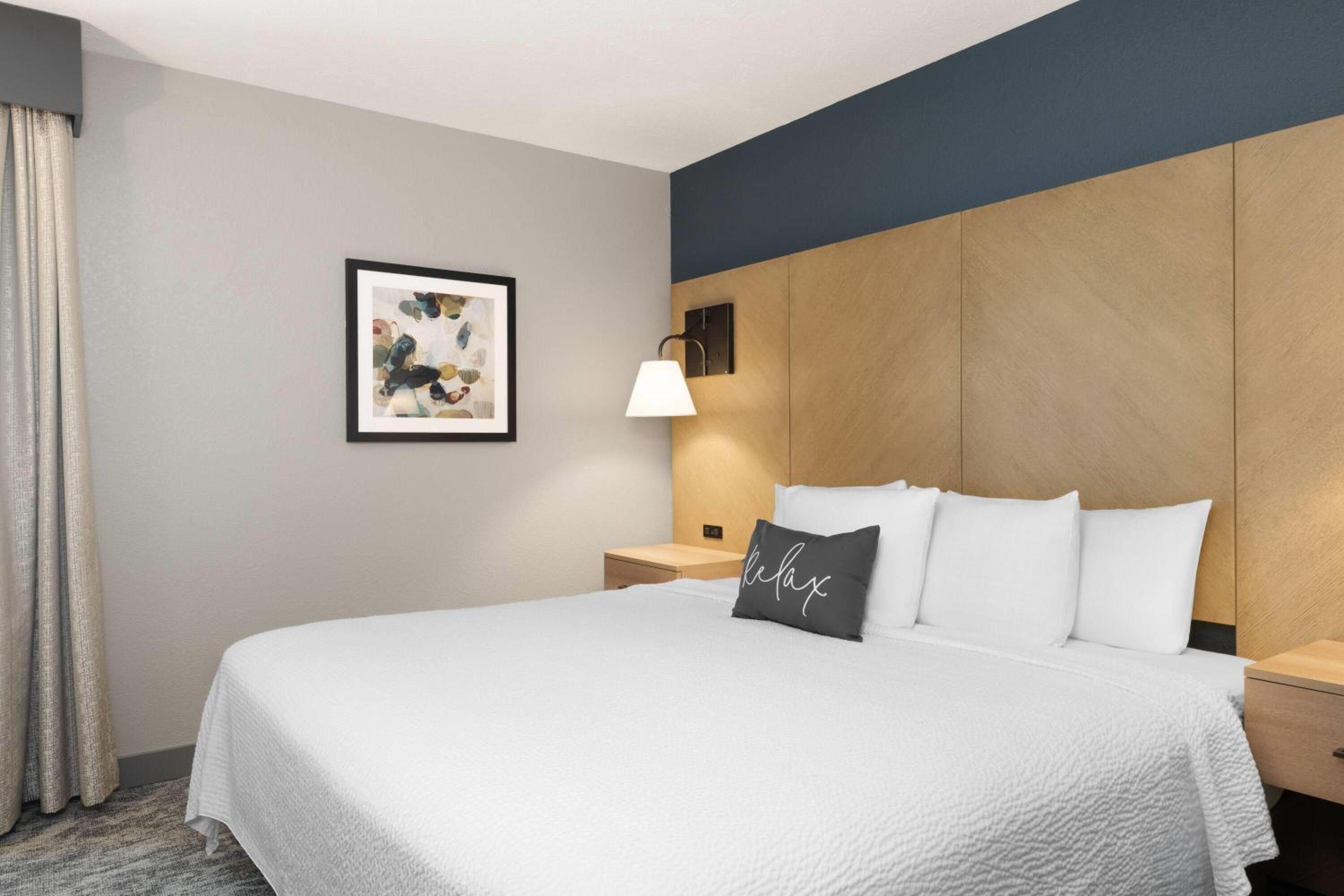 One-Bedroom King Suite - Non-Smoking - Photo 4