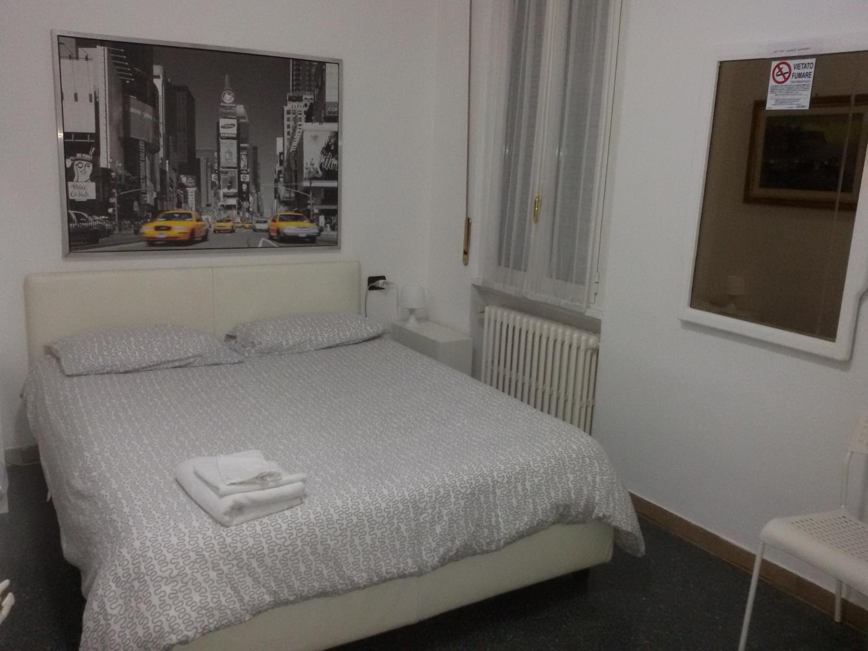 Large Double Room - Photo 15
