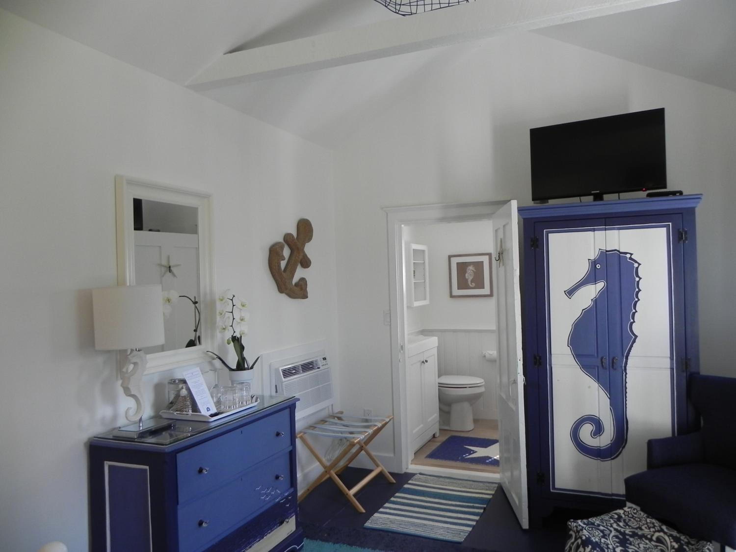 Camden Cottage - Queen Bed photo 2