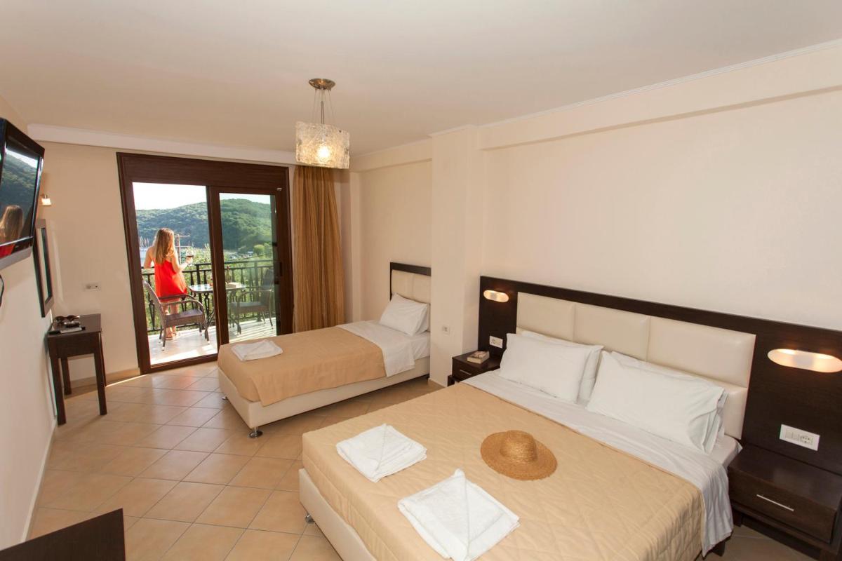 Studio with Sea View (3 Adults)