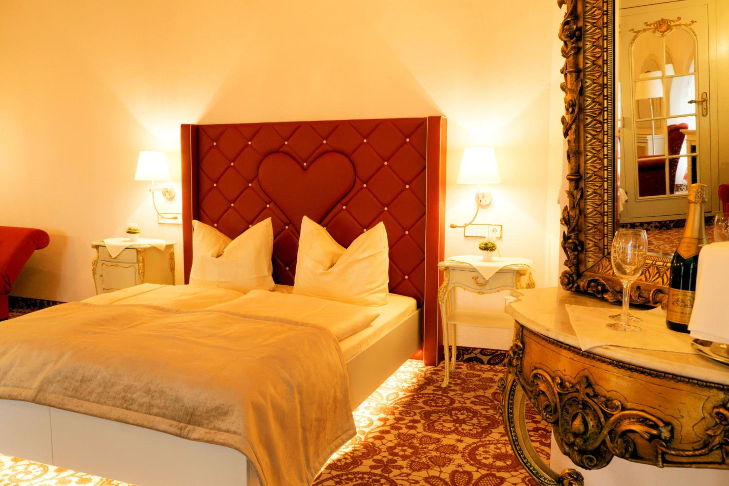 Honeymoon Room - Photo 1