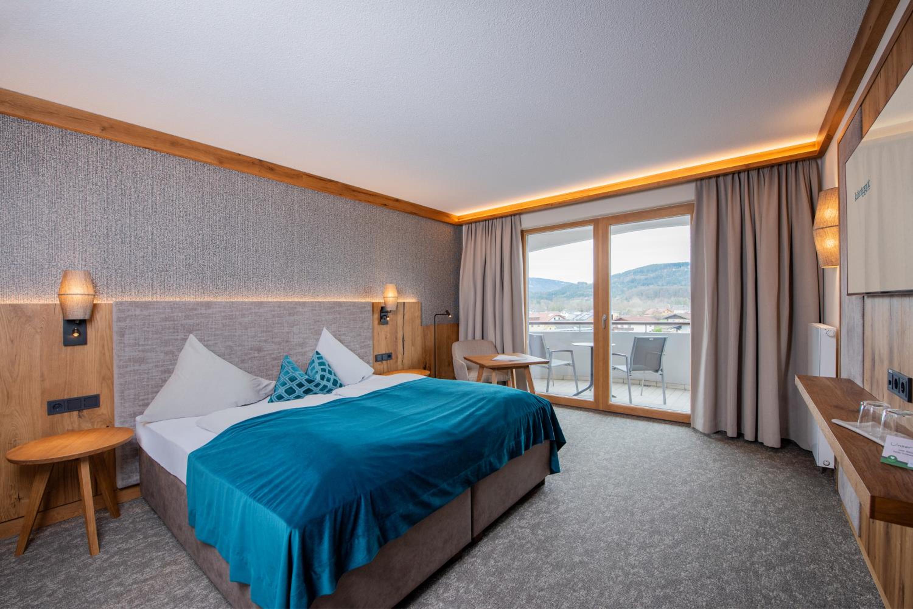 Deluxe Double or Twin Room with Balcony photo 2