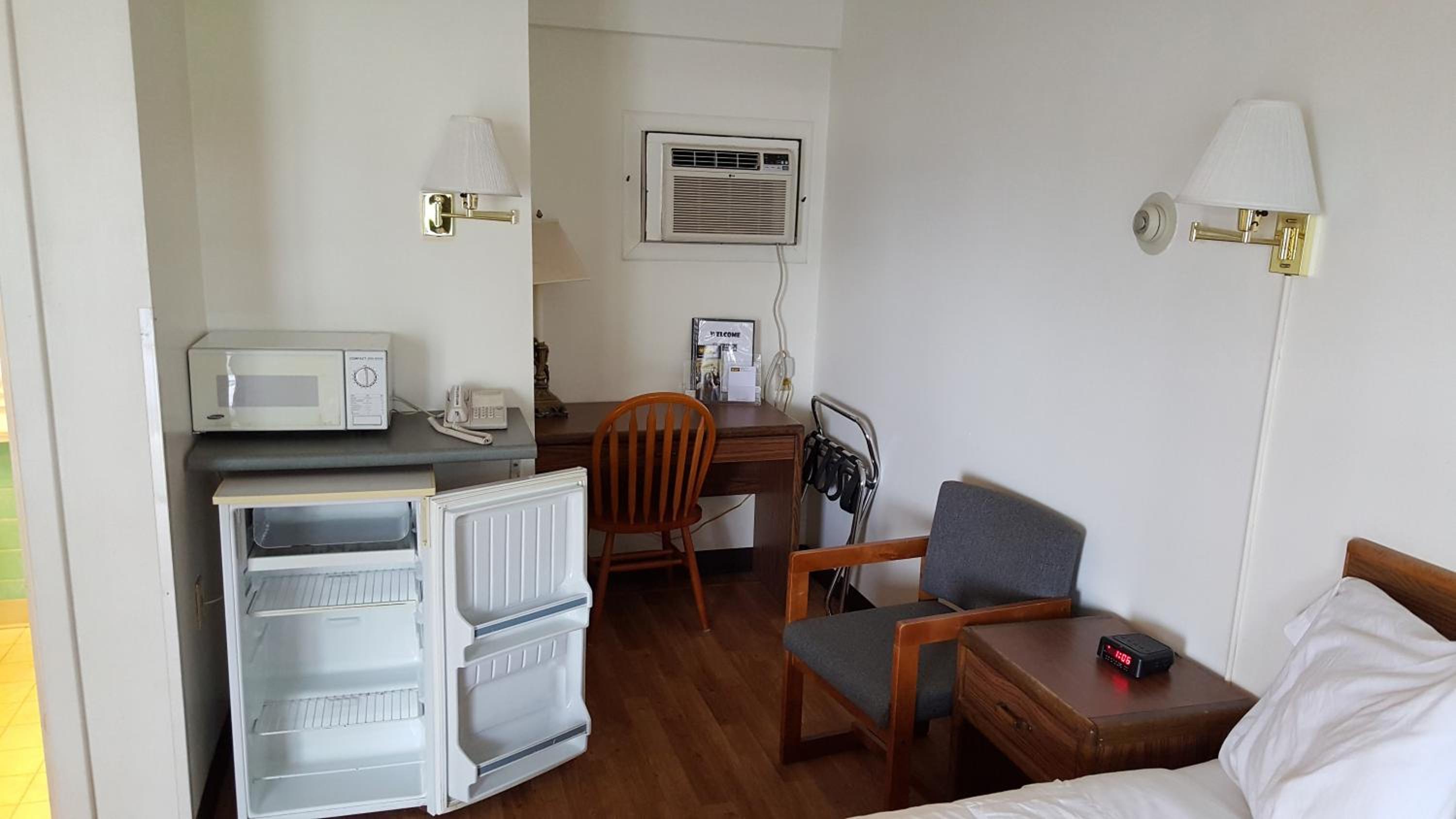Budget Double Room photo 2