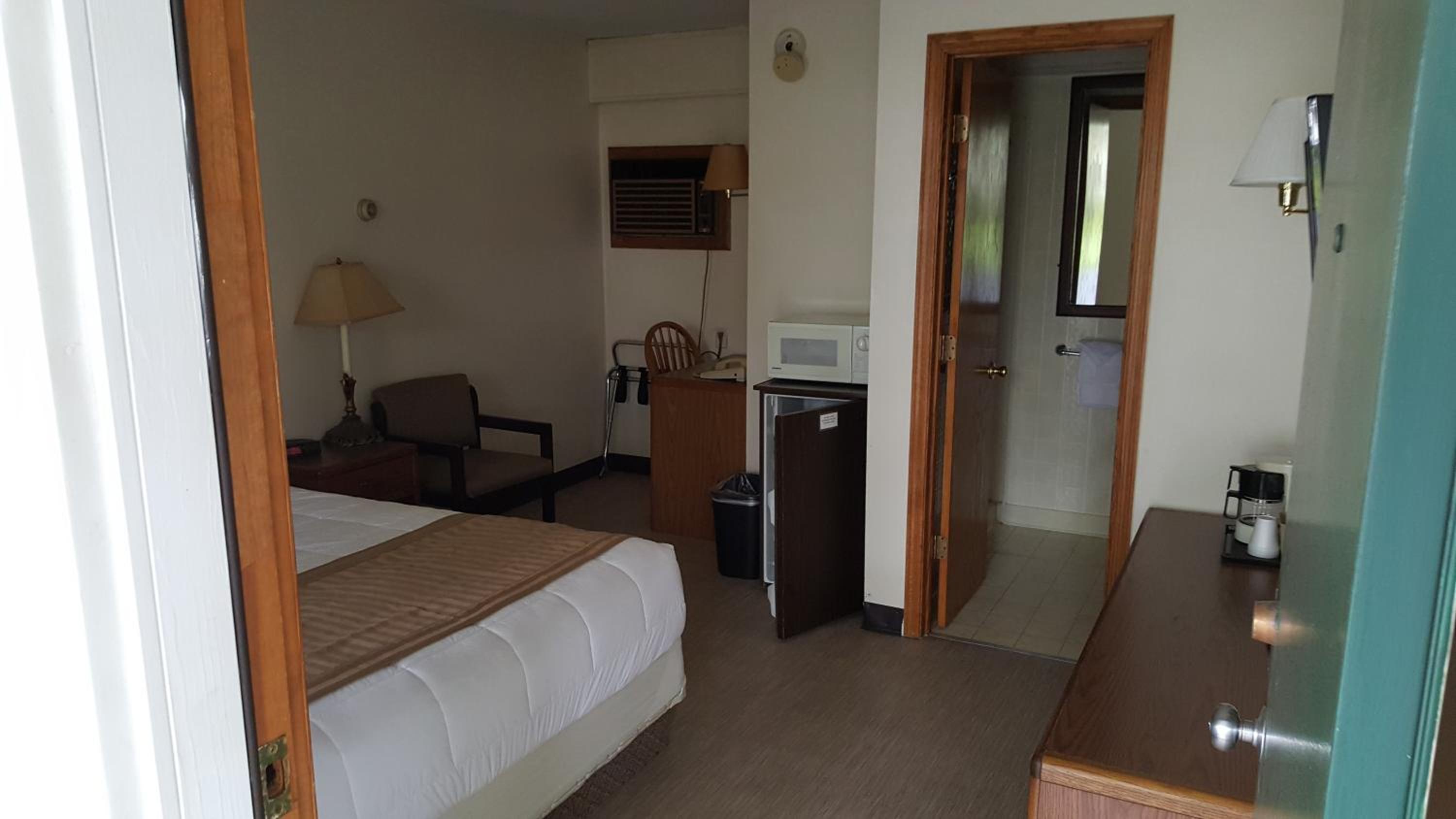 Budget Double Room photo 3