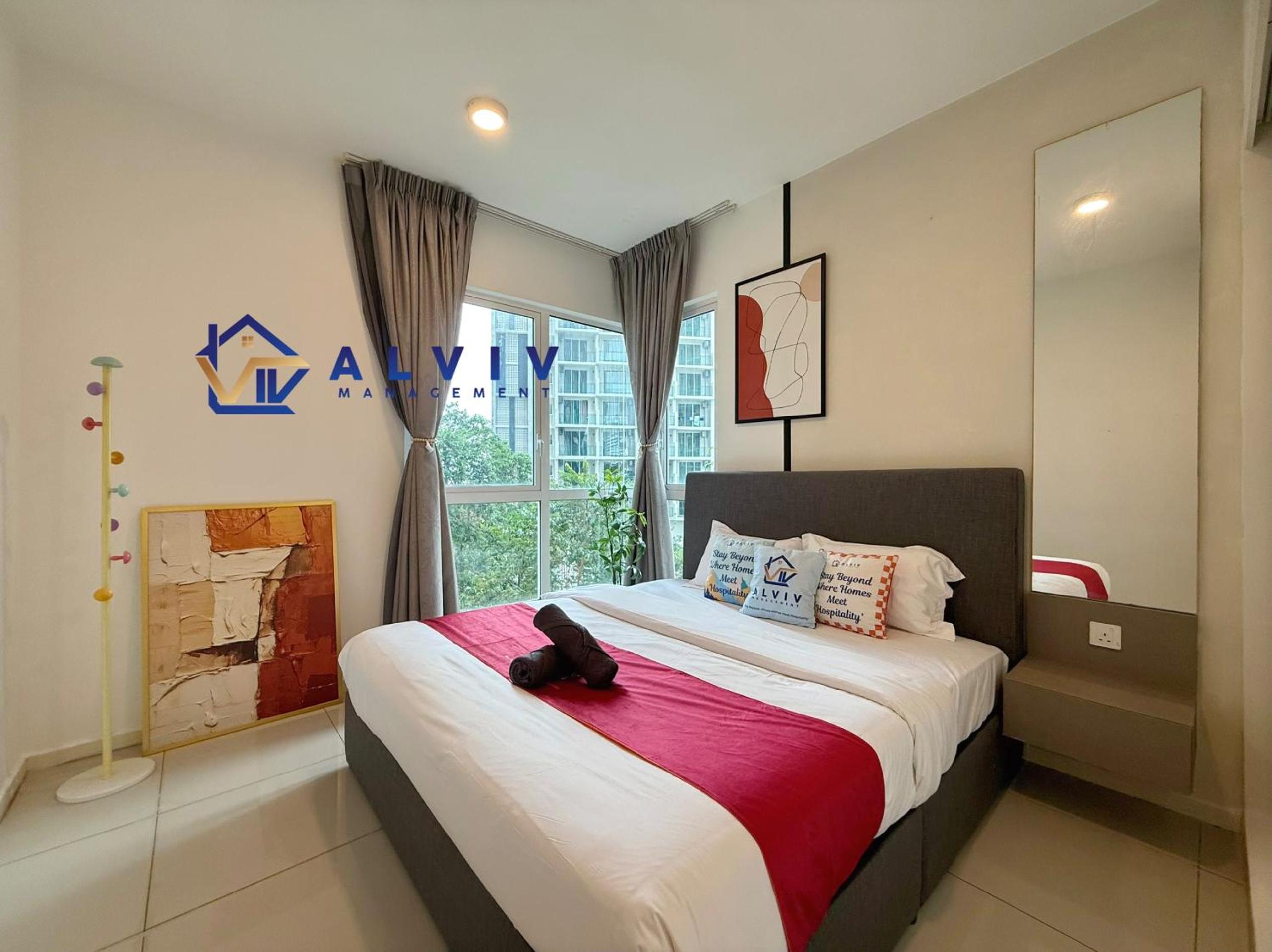 Three-Bedroom Apartment with View - Photo 7