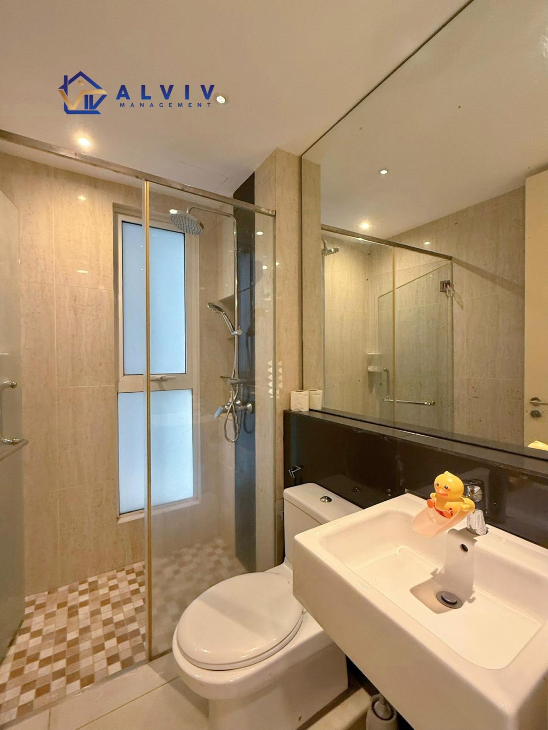 Three-Bedroom Apartment with View - Photo 14