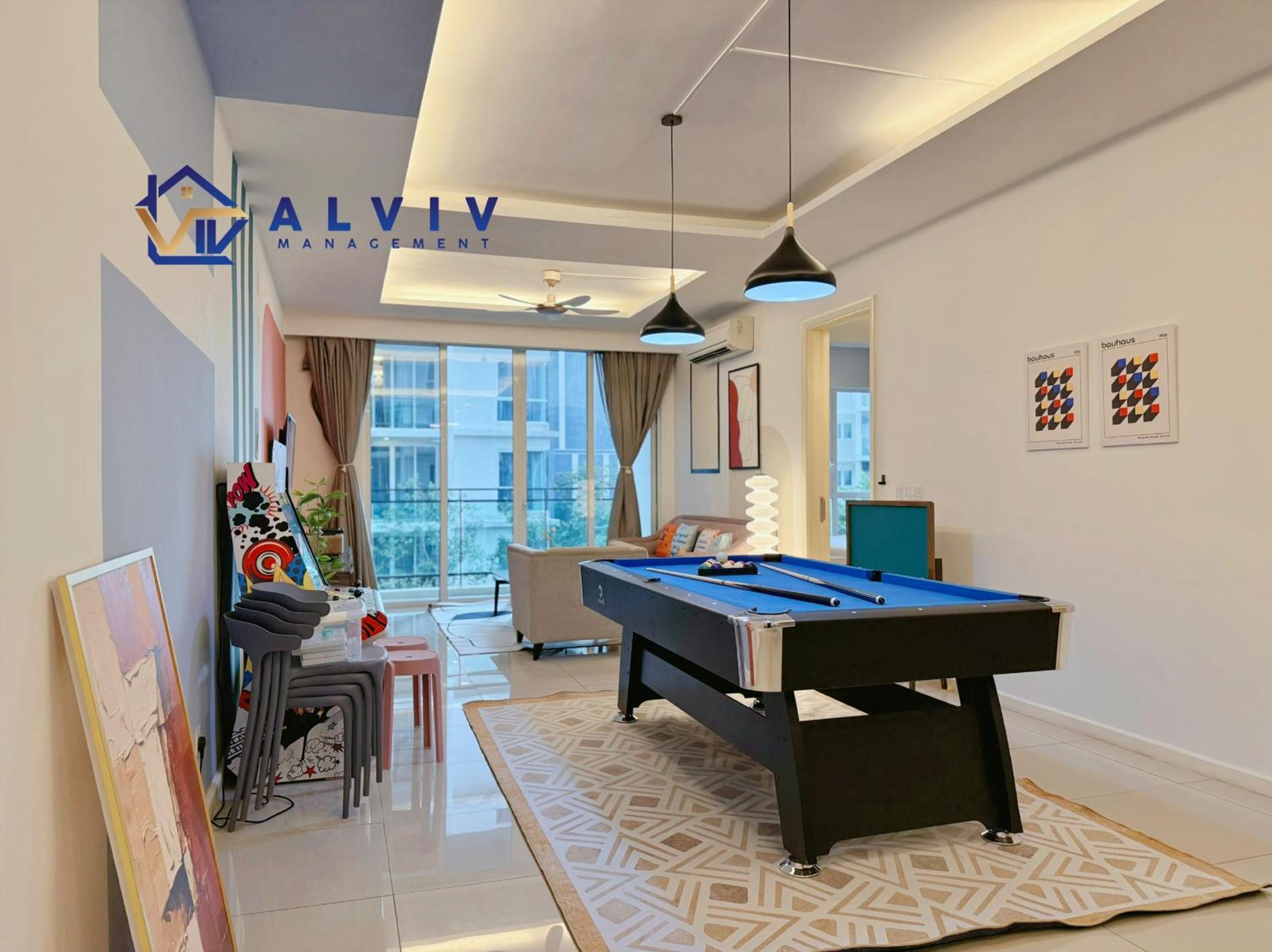 Three-Bedroom Apartment with View - Photo 18