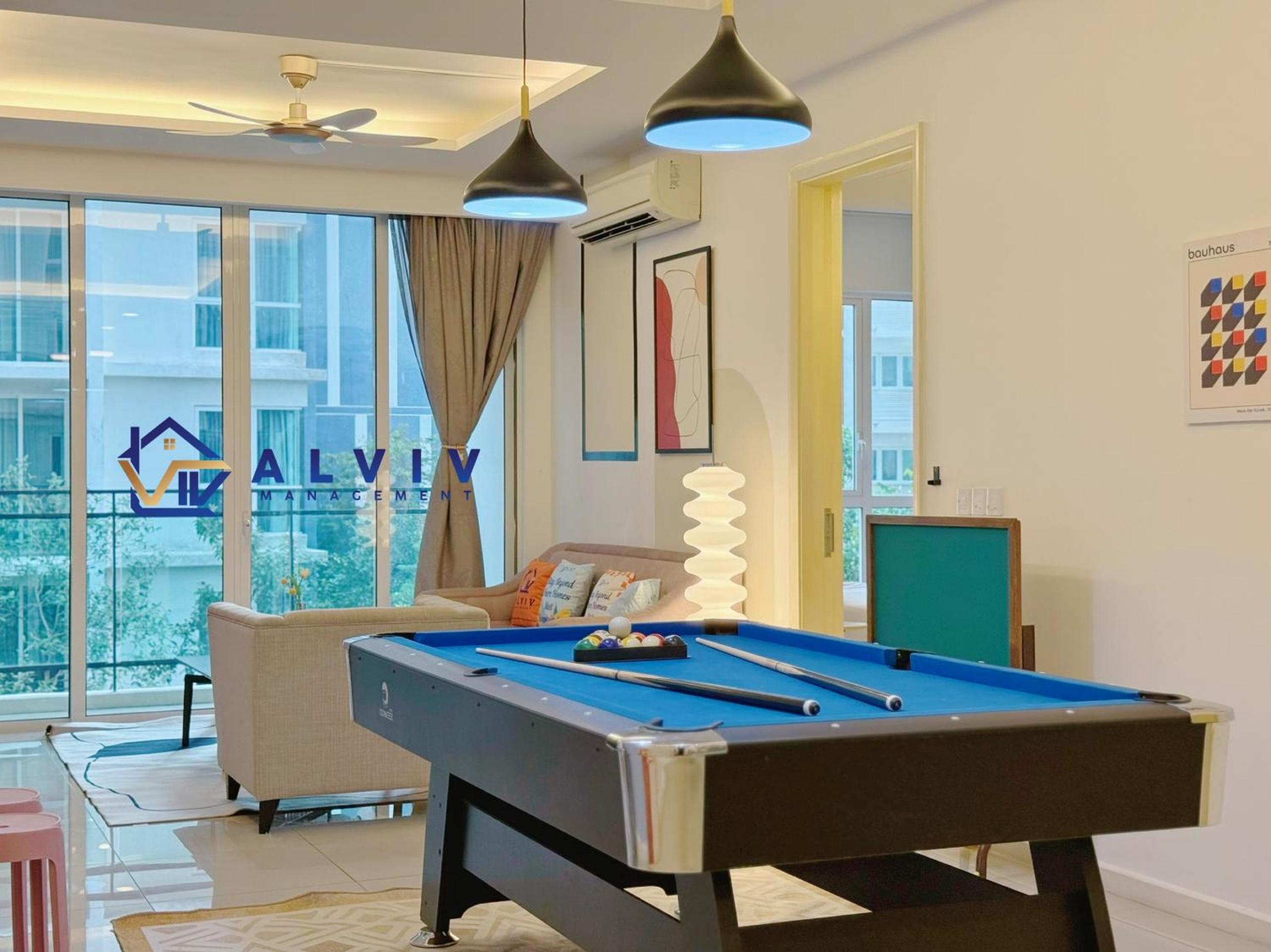 Three-Bedroom Apartment with View - Photo 17