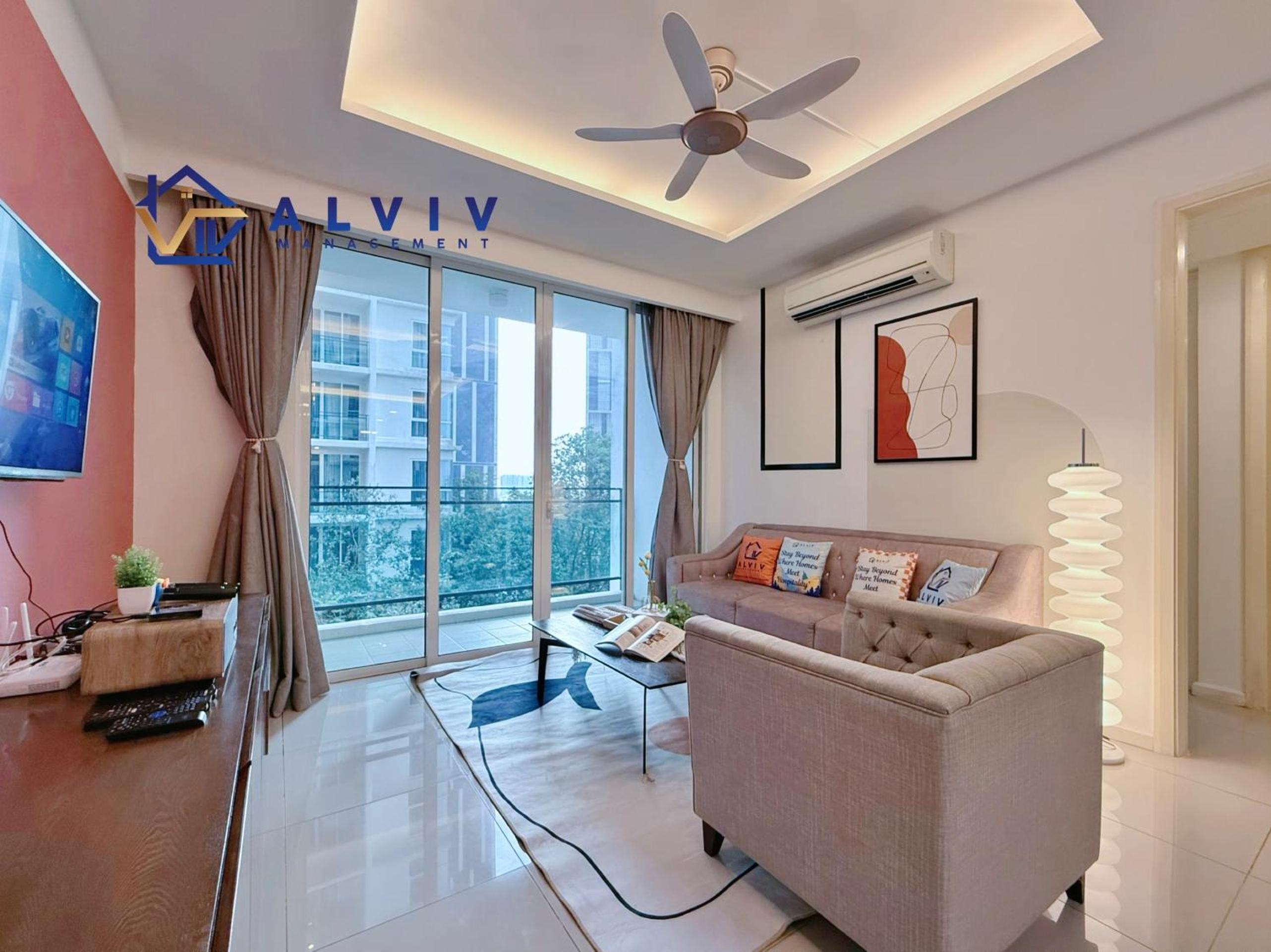 Three-Bedroom Apartment with View - Photo 21