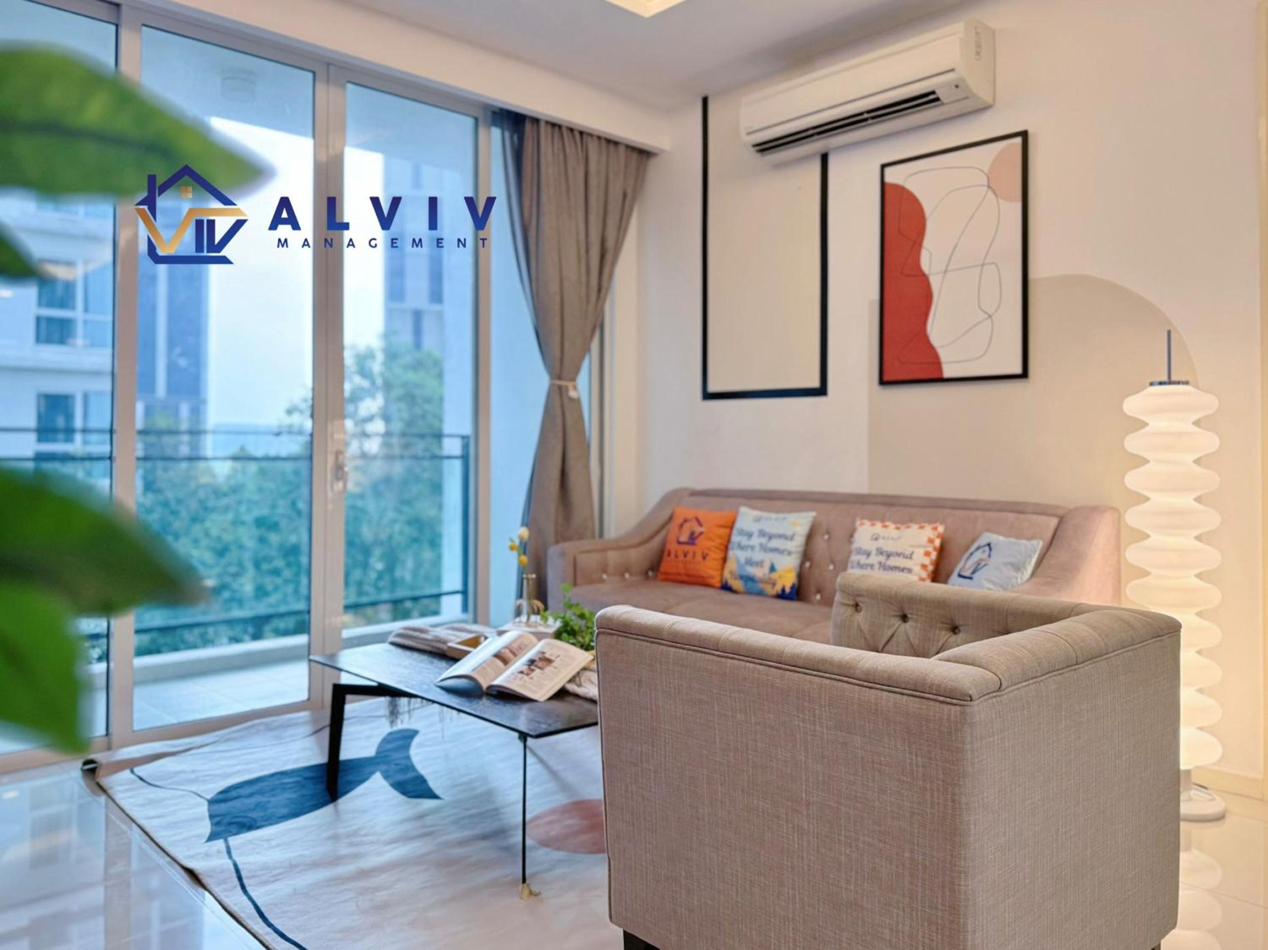 Three-Bedroom Apartment with View - Photo 22