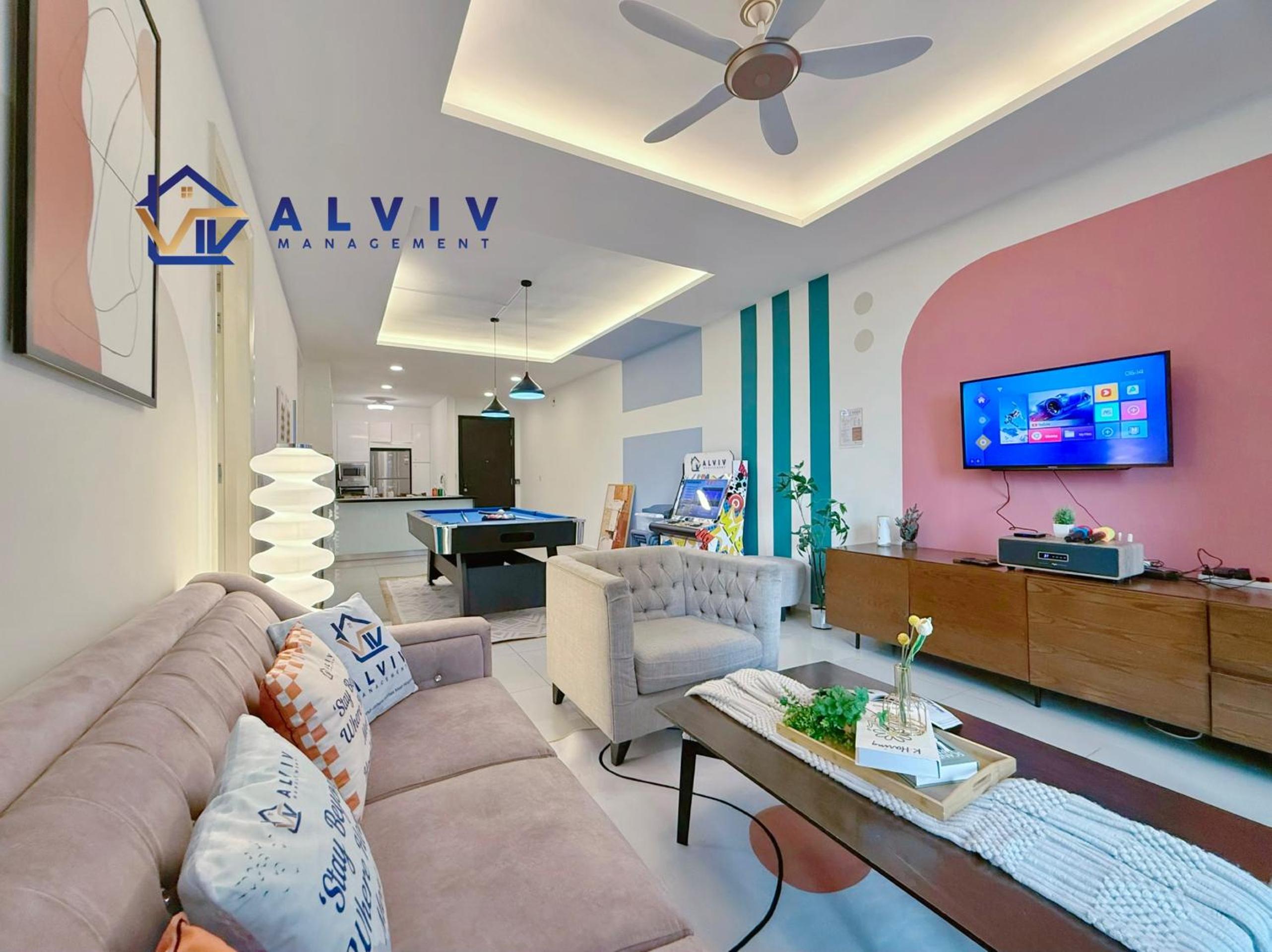 Three-Bedroom Apartment with View - Photo 23