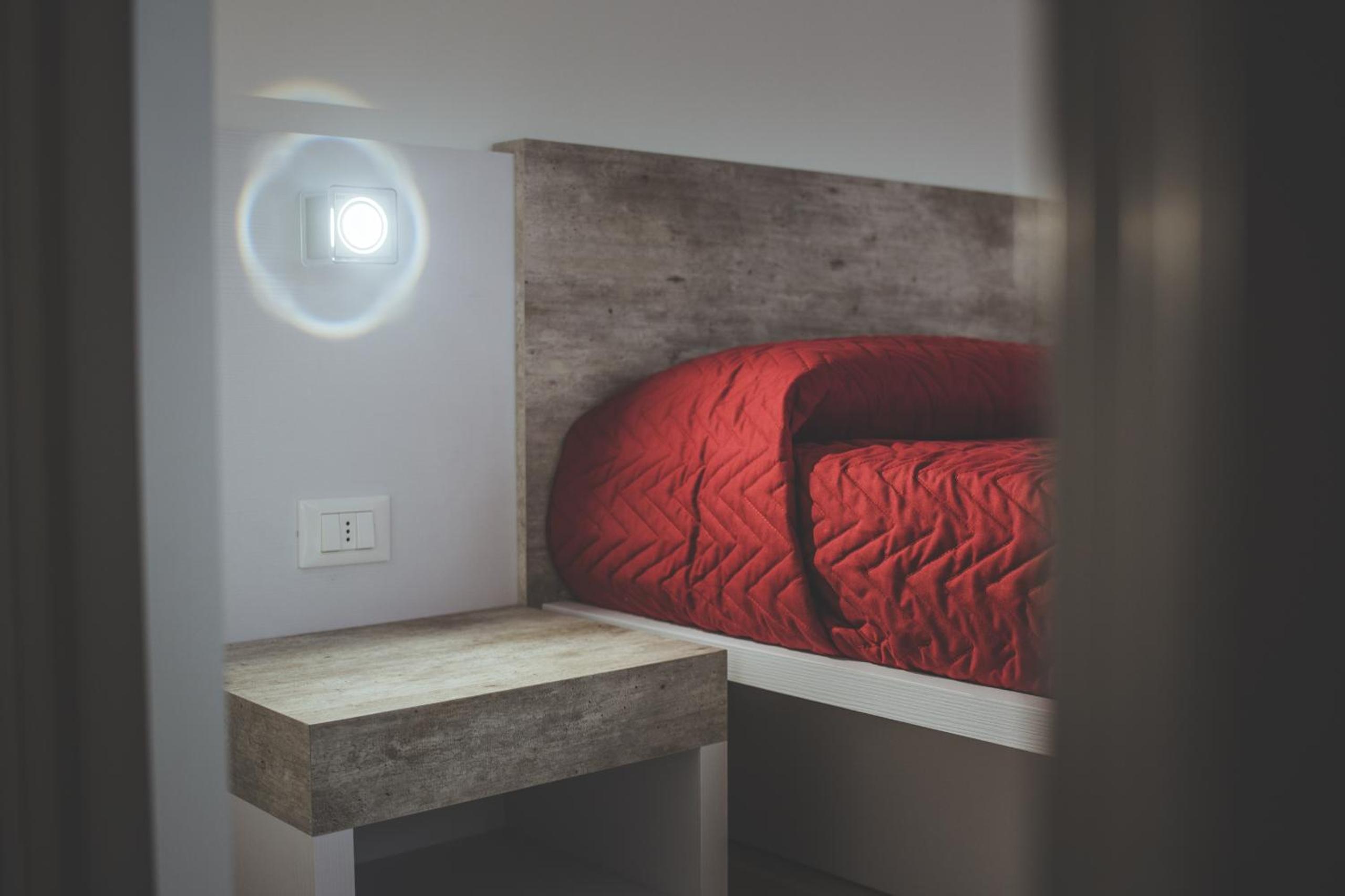 Deluxe Room (2 Adults + 1 Child)