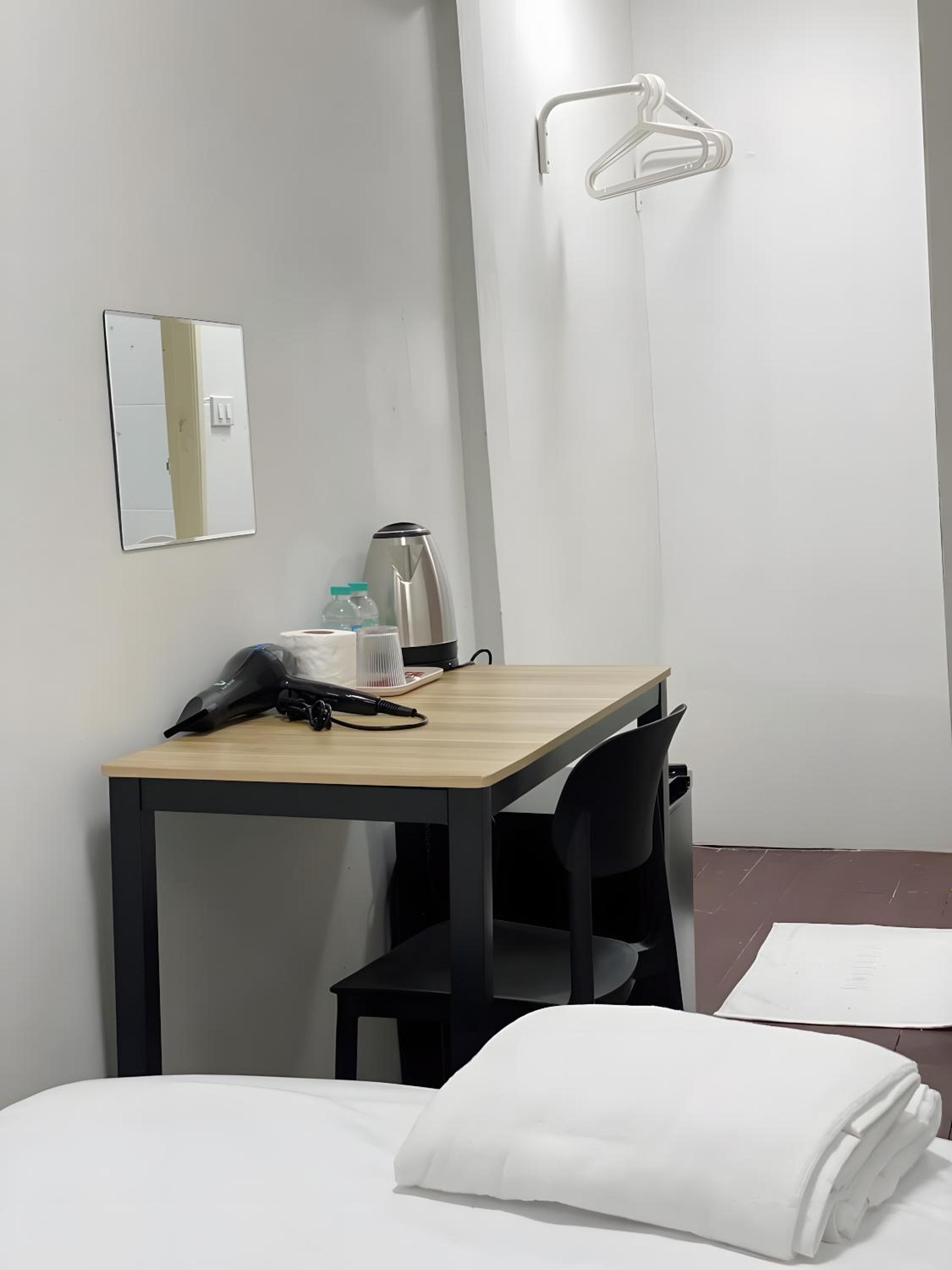 Single Room photo 2